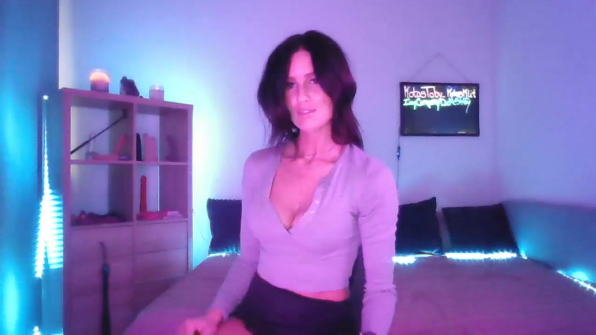 Gallery image thumbnail from DakotaCox's myfreecams stream on, 04/19/2025, 05:18 image 8 of 20