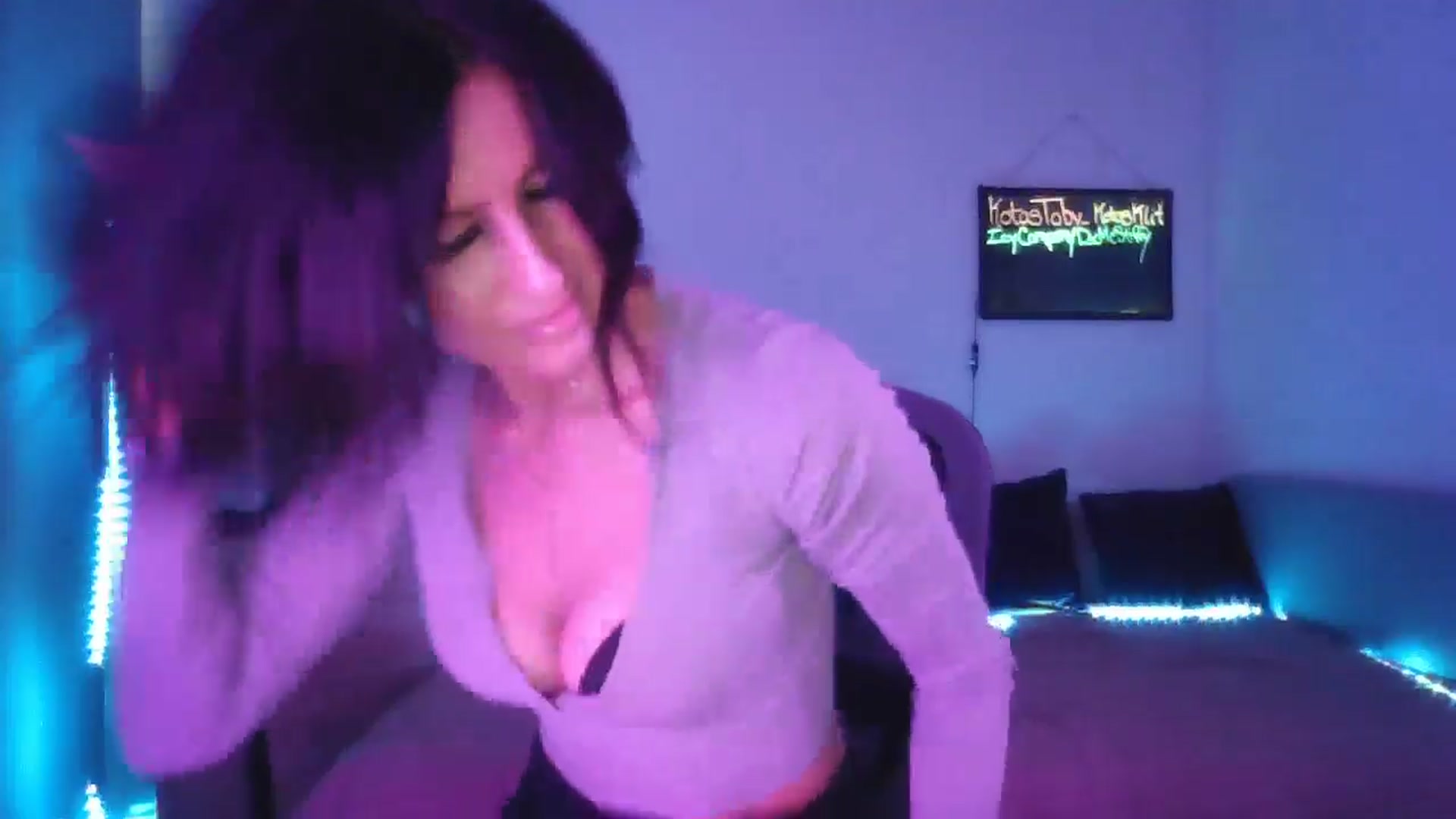 Gallery image thumbnail from DakotaCox's myfreecams stream on, 04/19/2025, 05:18 image 11 of 20