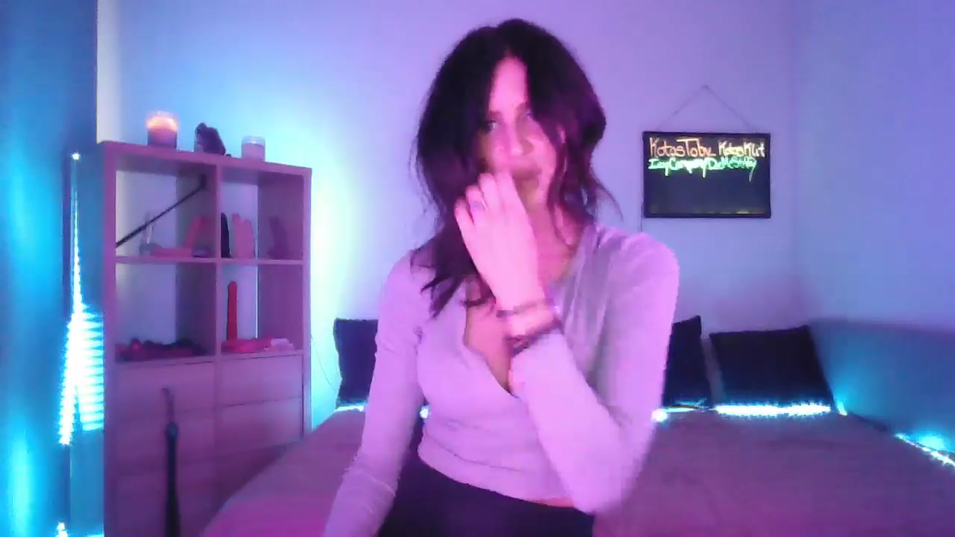 Gallery image thumbnail from DakotaCox's myfreecams stream on, 04/19/2025, 05:18 image 2 of 20