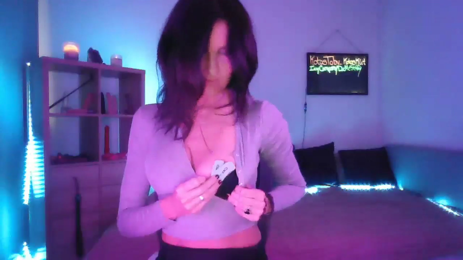 Gallery image thumbnail from DakotaCox's myfreecams stream on, 04/19/2025, 06:37 image 14 of 20