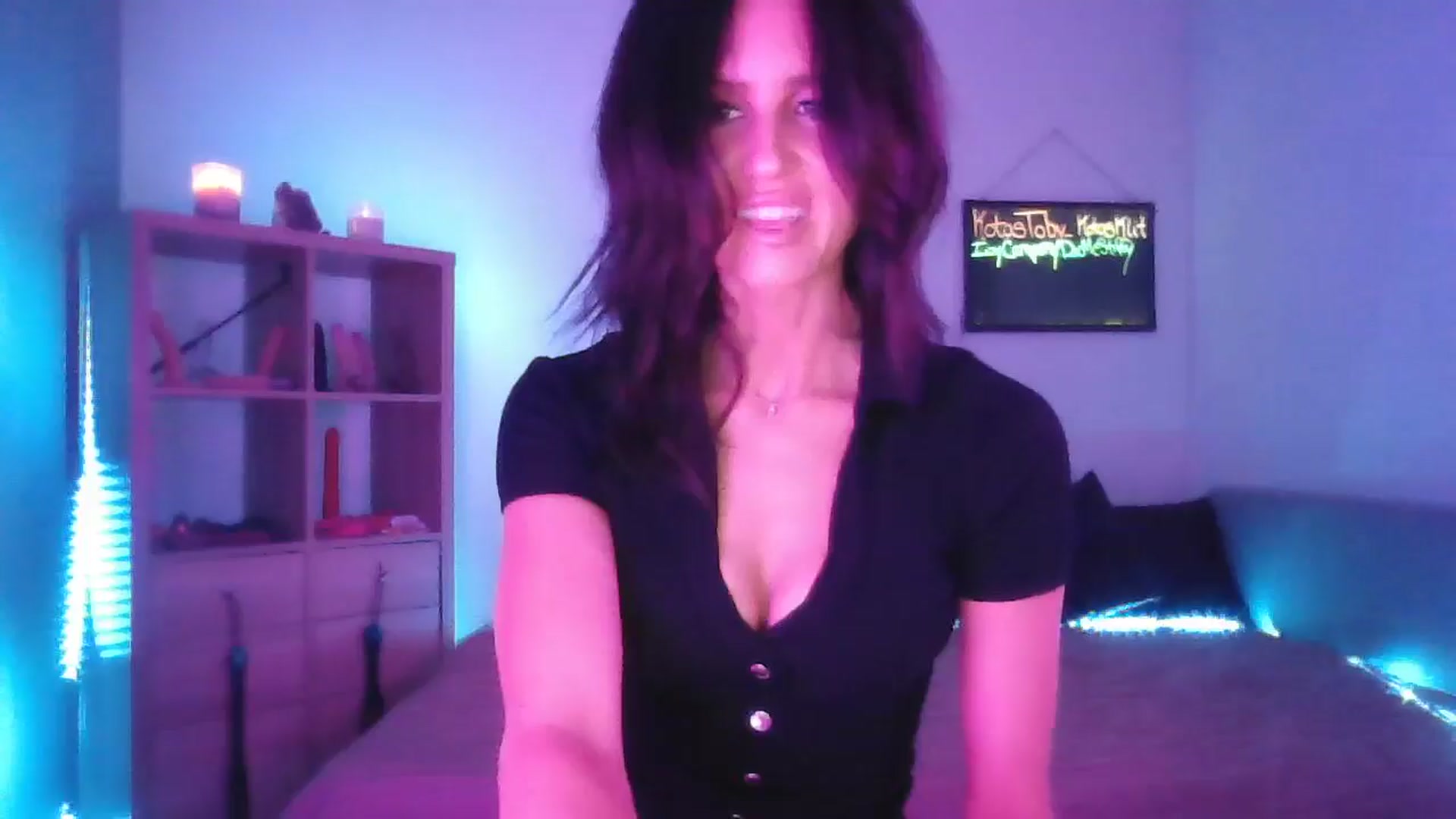 Gallery image thumbnail from DakotaCox's myfreecams stream on, 04/20/2025, 03:51 image 15 of 20