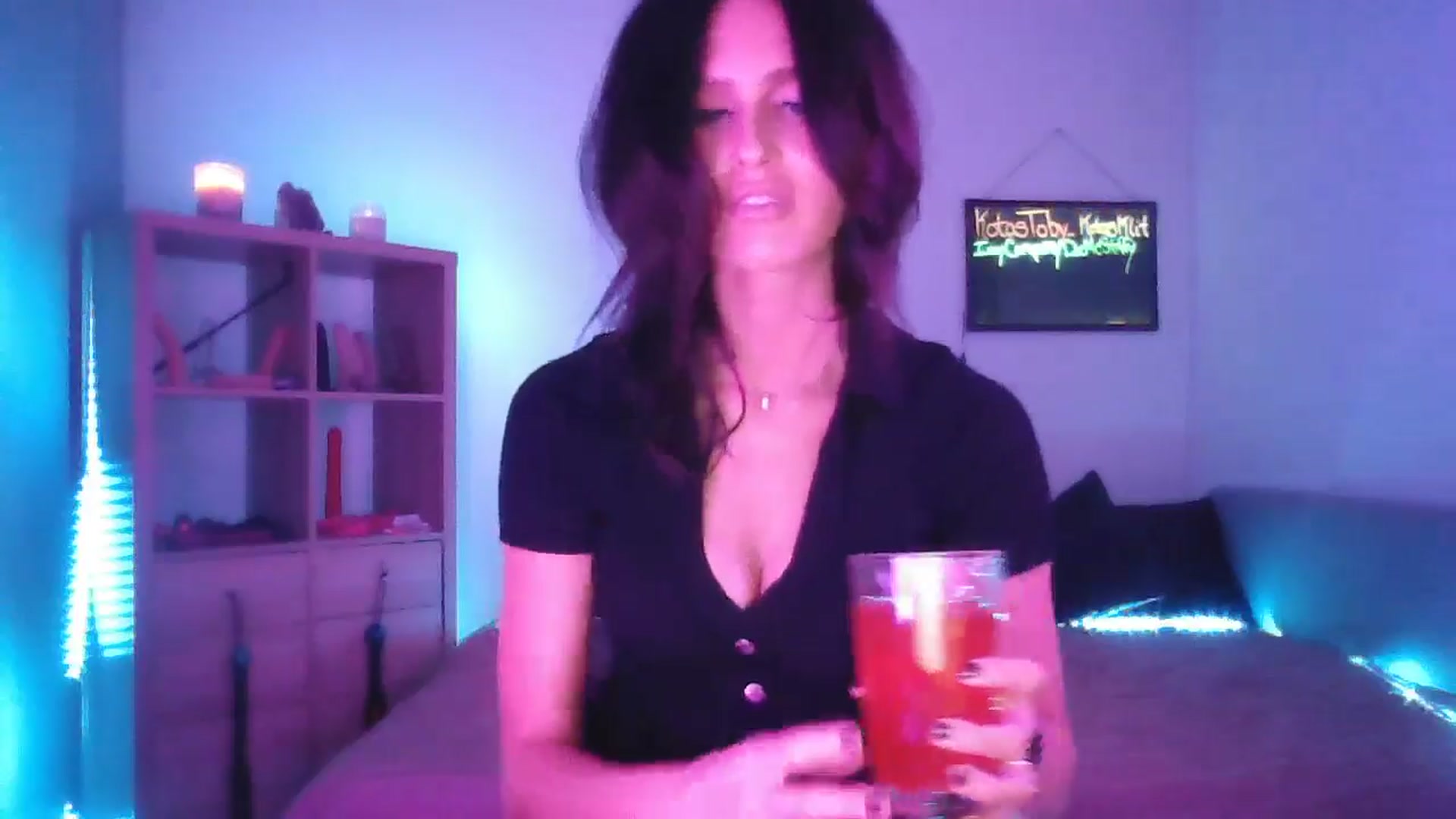 Gallery image thumbnail from DakotaCox's myfreecams stream on, 04/20/2025, 03:51 image 2 of 20