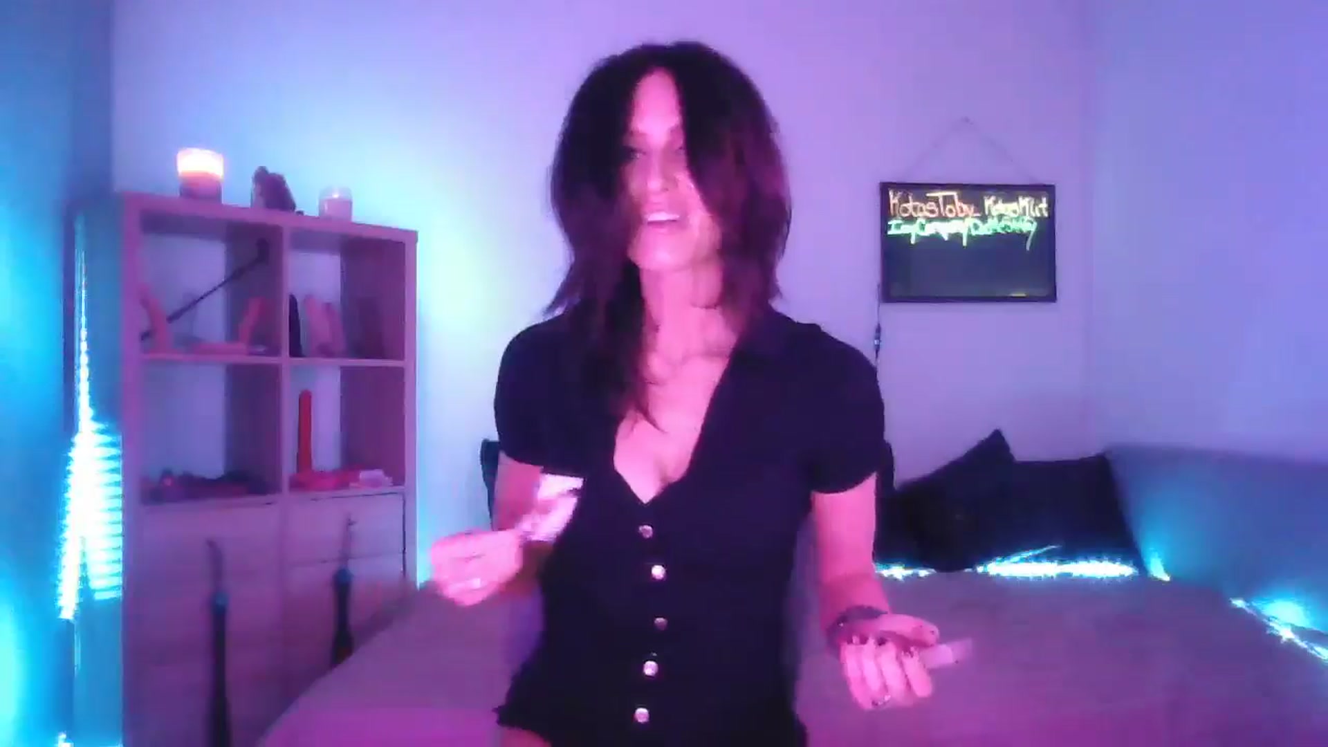 Gallery image thumbnail from DakotaCox's myfreecams stream on, 04/20/2025, 03:51 image 10 of 20