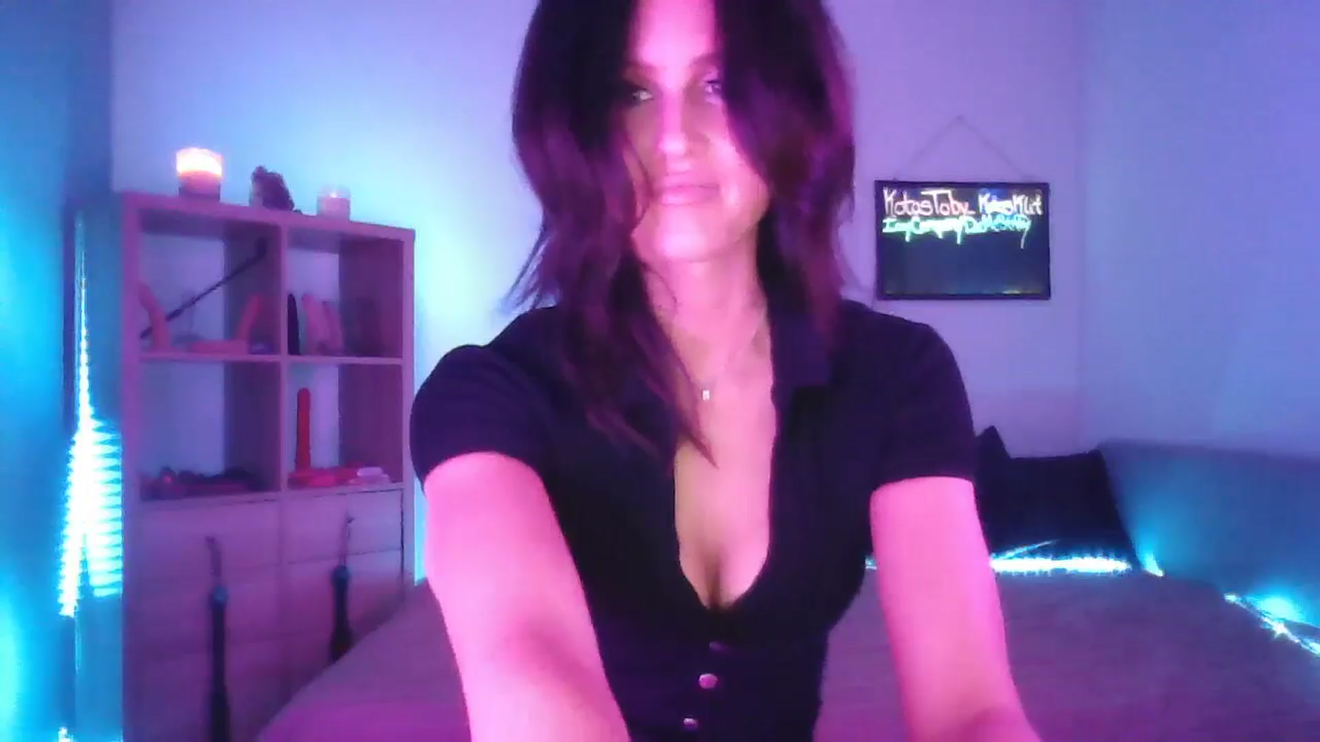 Gallery image thumbnail from DakotaCox's myfreecams stream on, 04/20/2025, 03:51 image 13 of 20