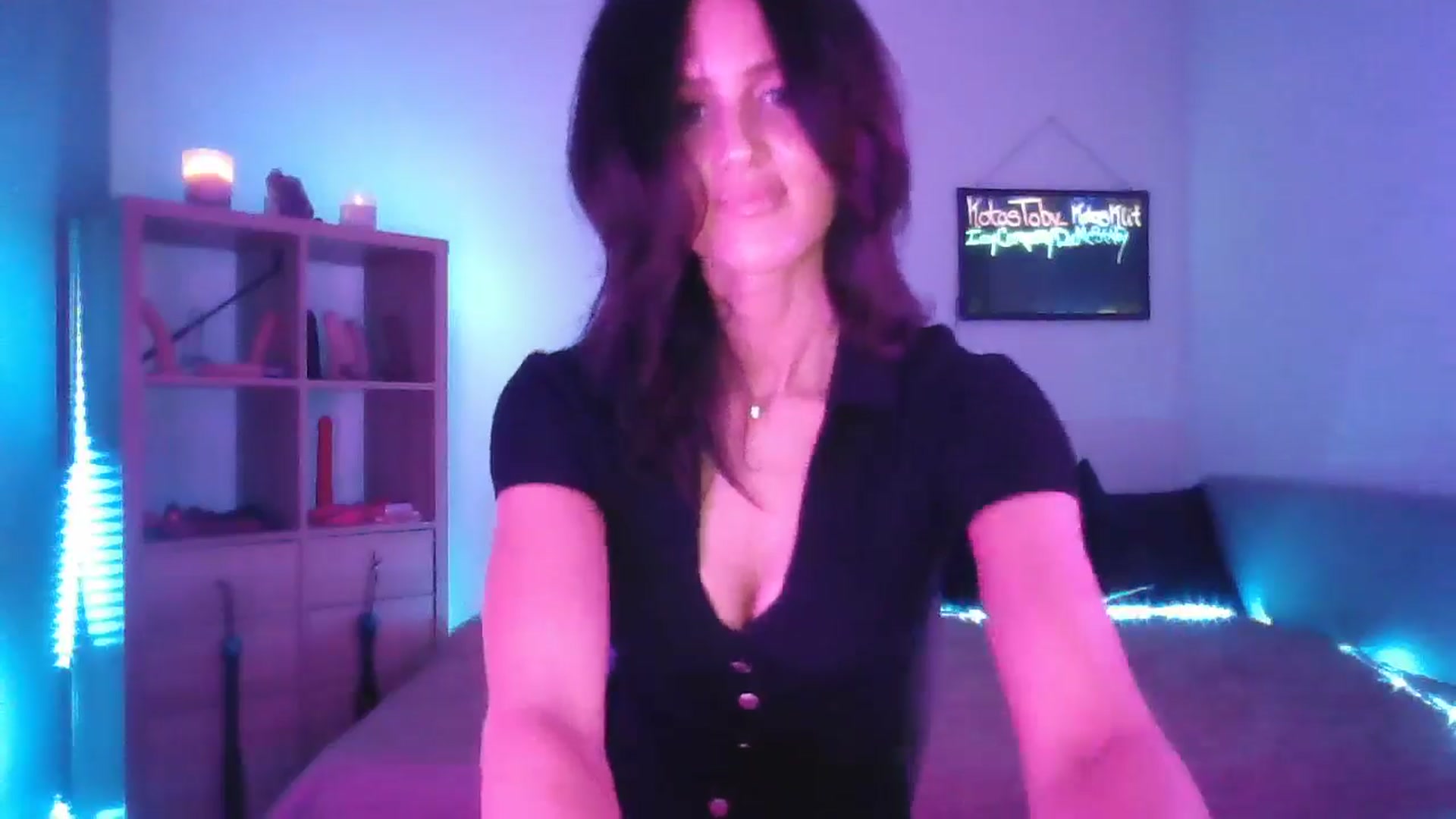 Gallery image thumbnail from DakotaCox's myfreecams stream on, 04/20/2025, 03:51 image 18 of 20