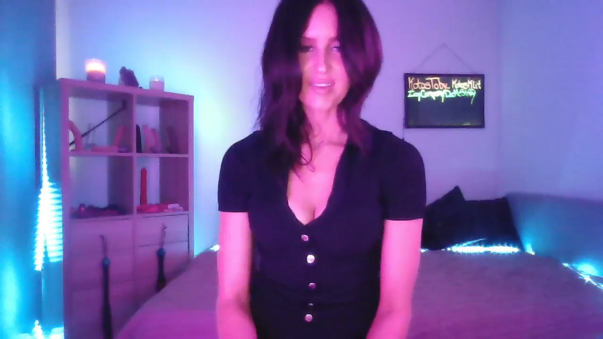 Gallery image thumbnail from DakotaCox's myfreecams stream on, 04/20/2025, 04:55 image 18 of 20