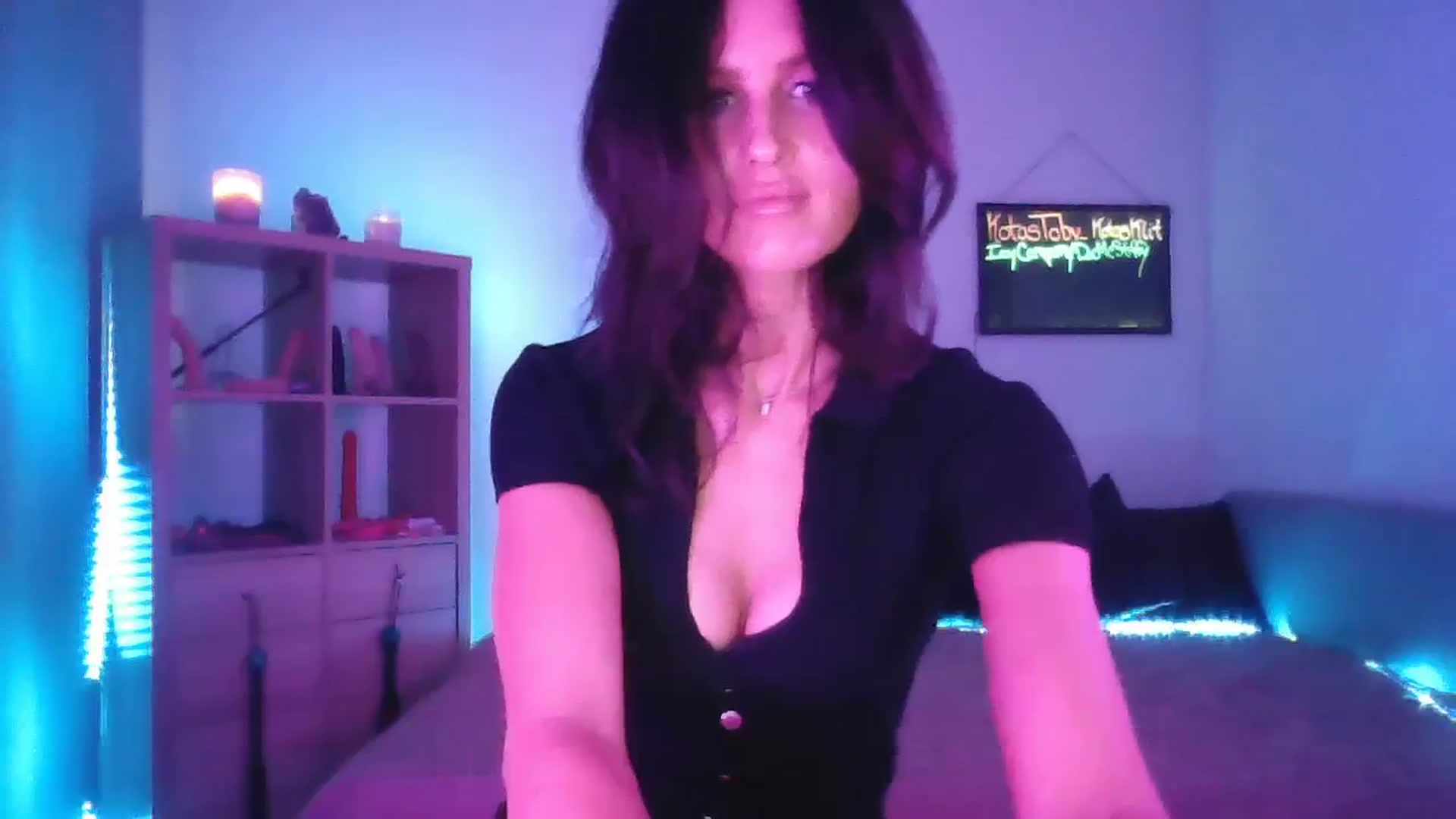Gallery image thumbnail from DakotaCox's myfreecams stream on, 04/20/2025, 04:55 image 4 of 20