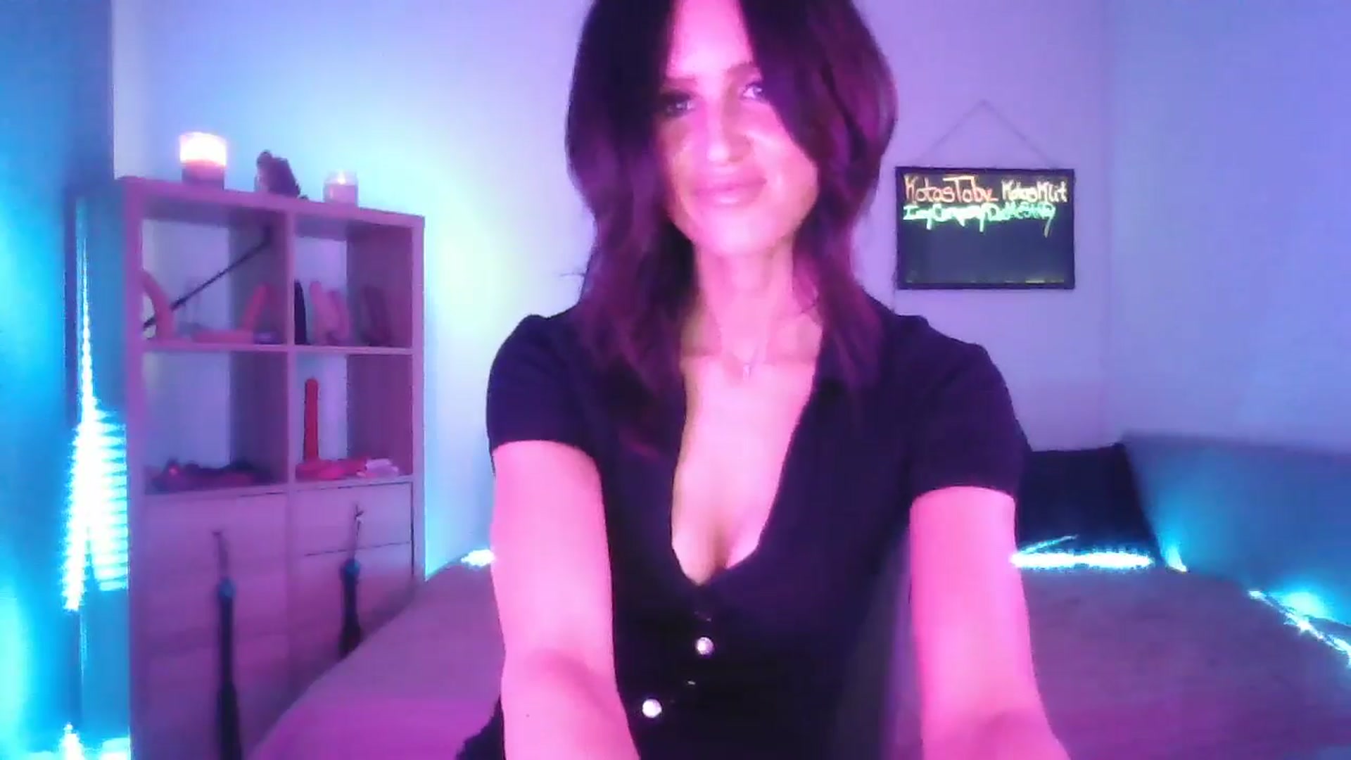 Gallery image thumbnail from DakotaCox's myfreecams stream on, 04/20/2025, 04:55 image 10 of 20