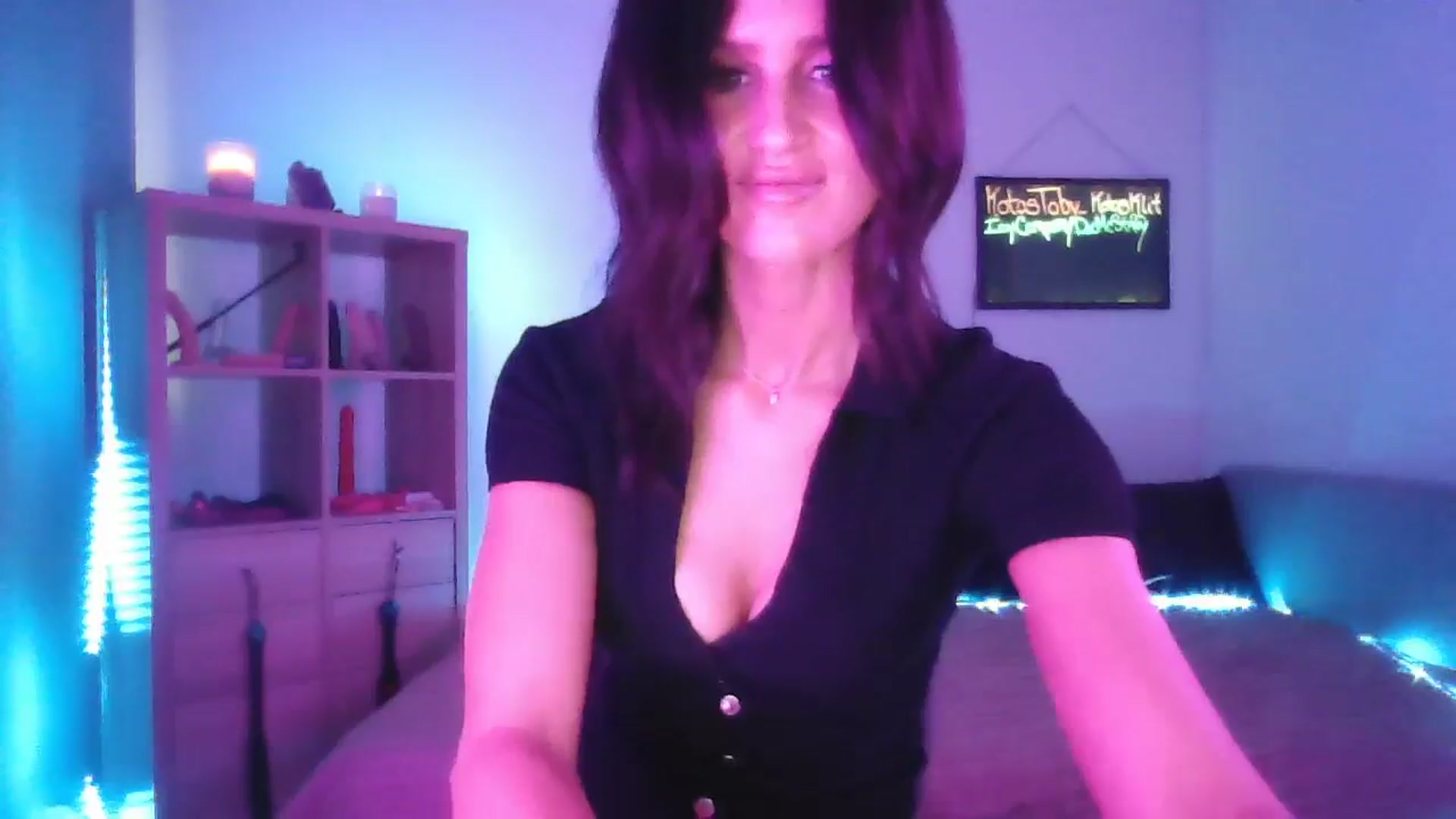 Gallery image thumbnail from DakotaCox's myfreecams stream on, 04/20/2025, 04:55 image 17 of 20