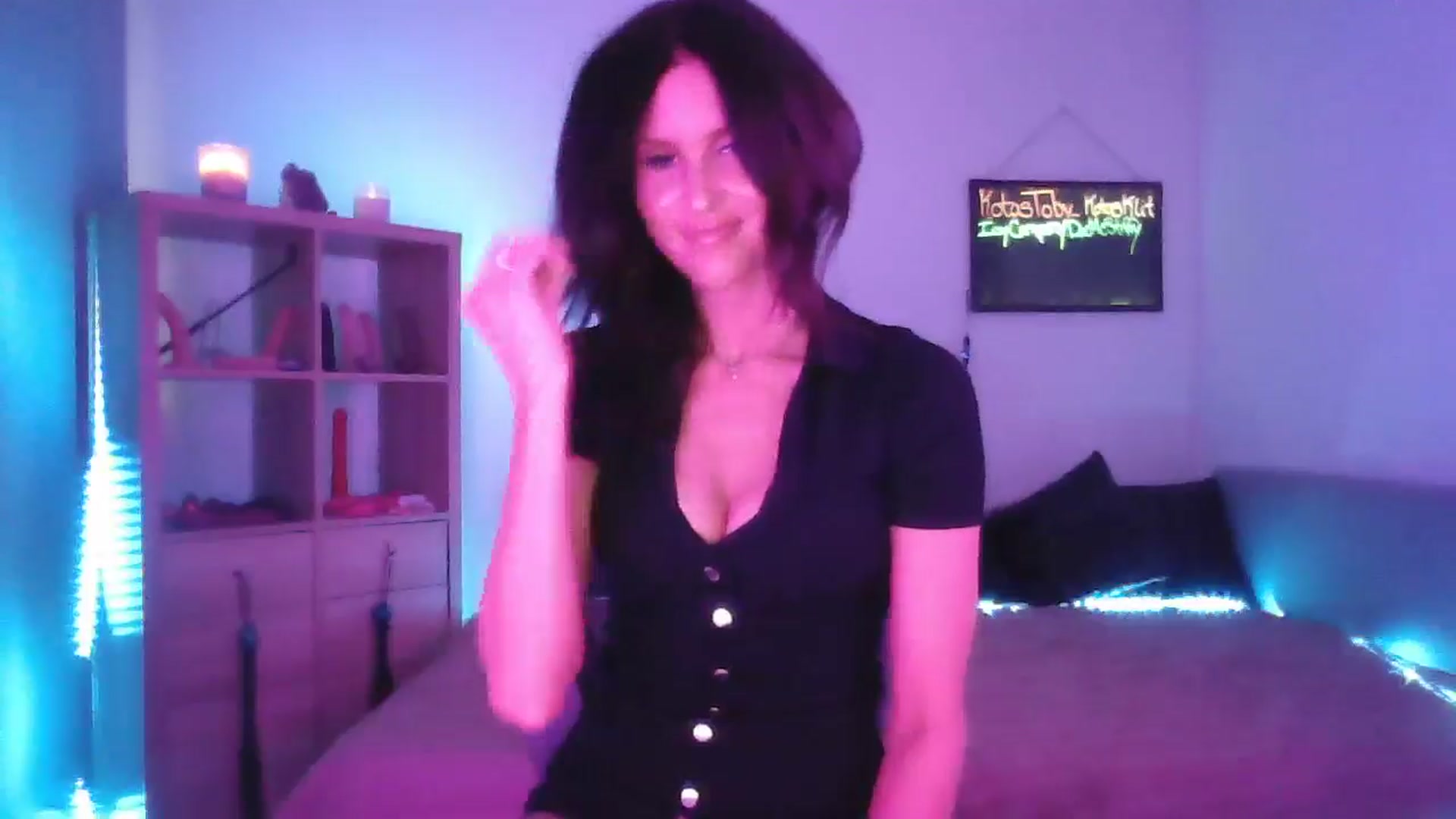 Gallery image thumbnail from DakotaCox's myfreecams stream on, 04/20/2025, 04:55 image 9 of 20