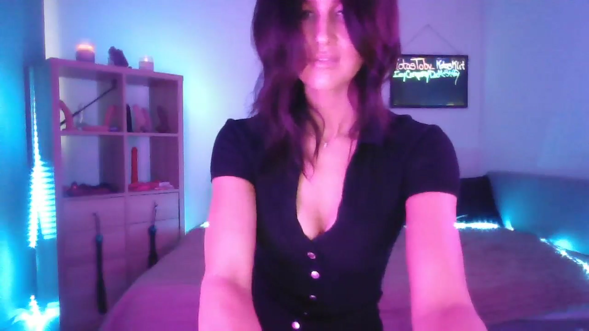 Gallery image thumbnail from DakotaCox's myfreecams stream on, 04/20/2025, 05:29 image 17 of 20