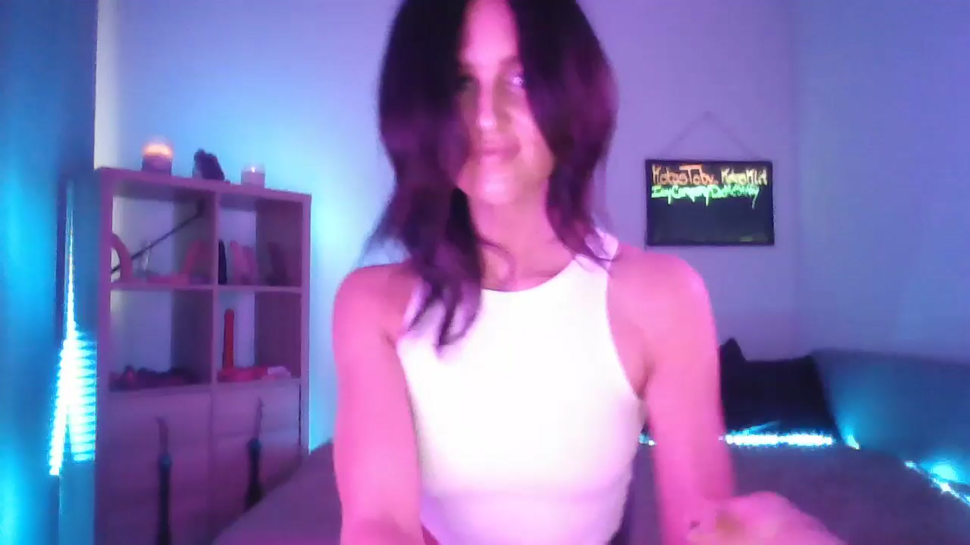 Gallery image thumbnail from DakotaCox's myfreecams stream on, 04/20/2025, 05:29 image 20 of 20