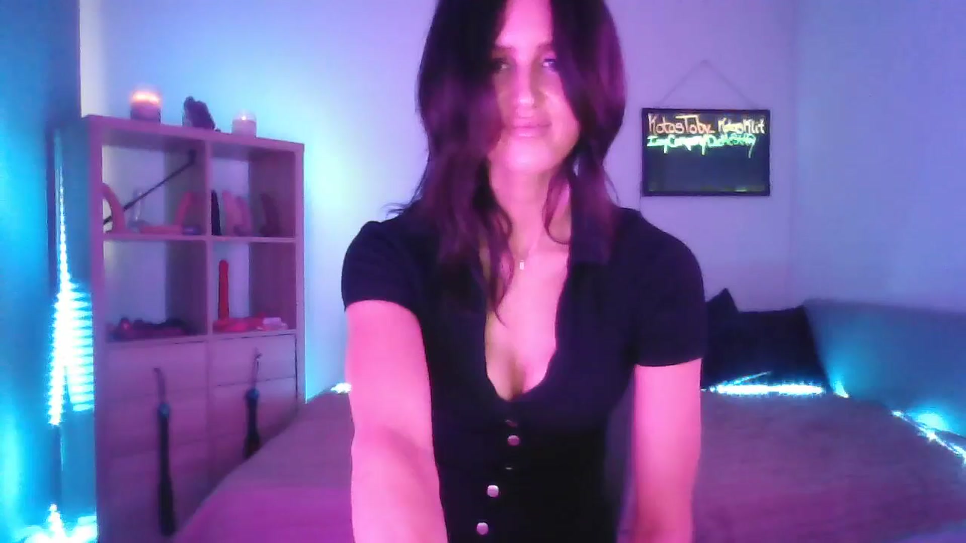 Gallery image thumbnail from DakotaCox's myfreecams stream on, 04/20/2025, 05:29 image 9 of 20
