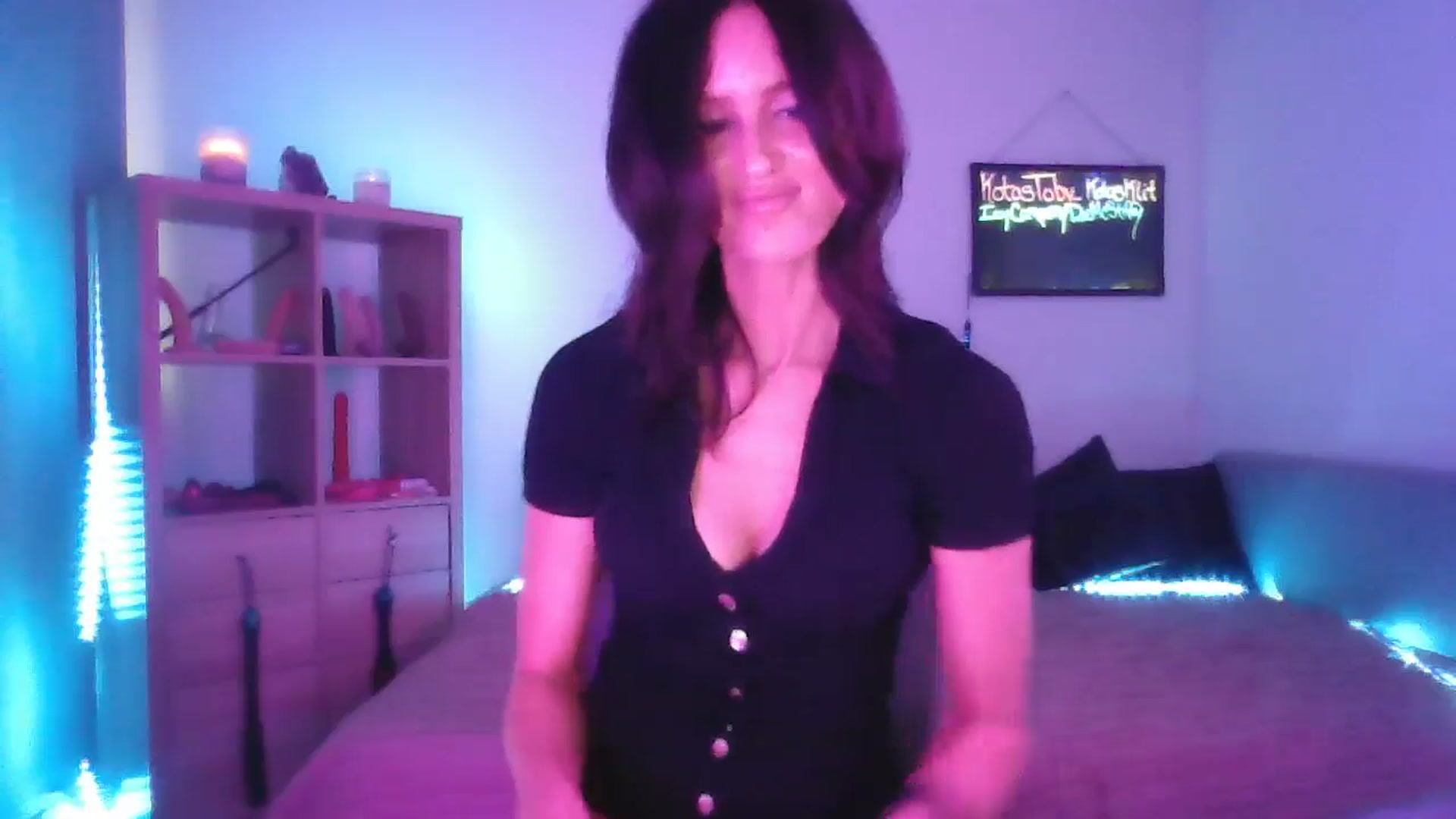 Gallery image thumbnail from DakotaCox's myfreecams stream on, 04/20/2025, 05:29 image 4 of 20