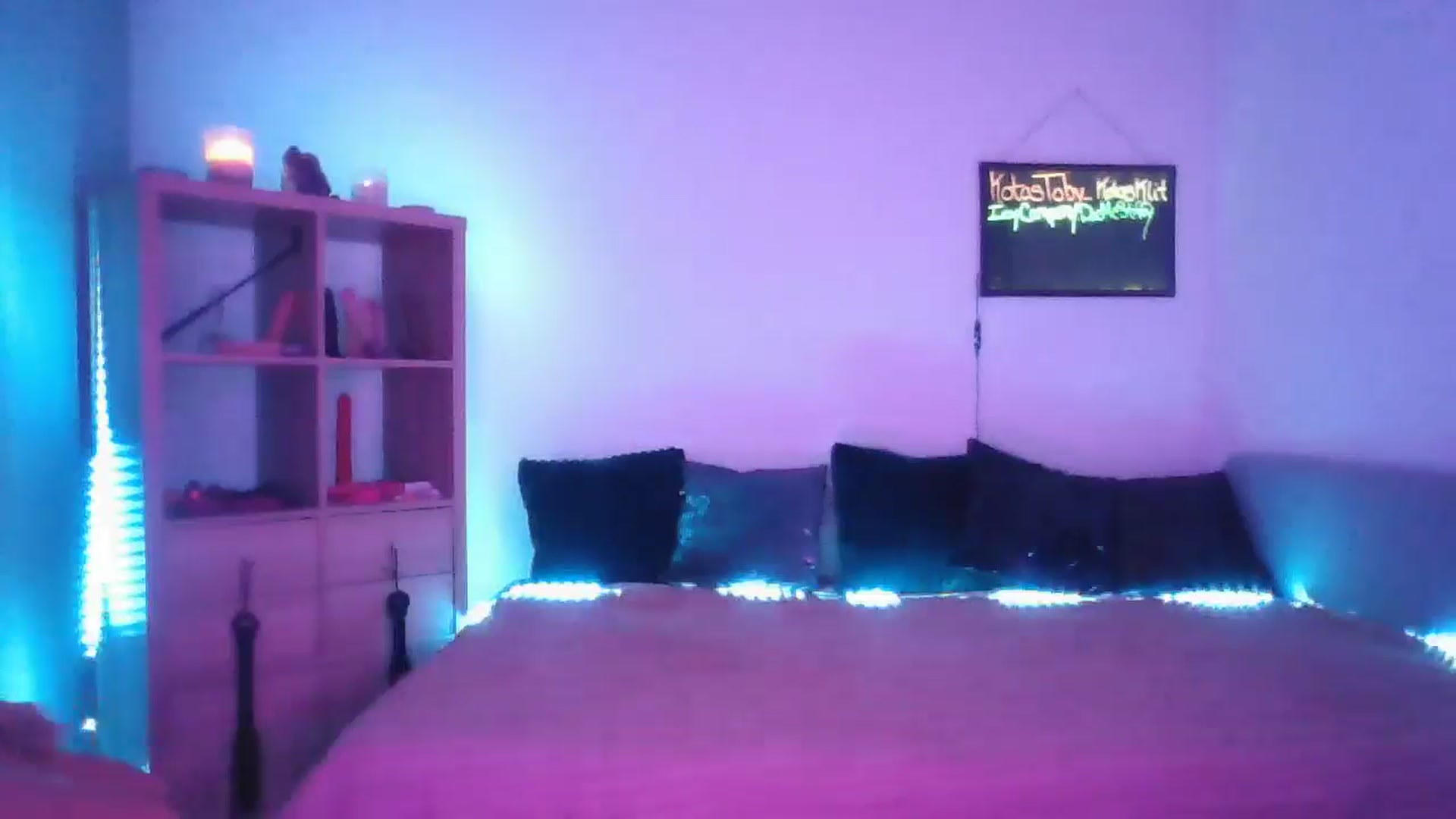 Gallery image thumbnail from DakotaCox's myfreecams stream on, 04/25/2025, 03:55 image 16 of 20