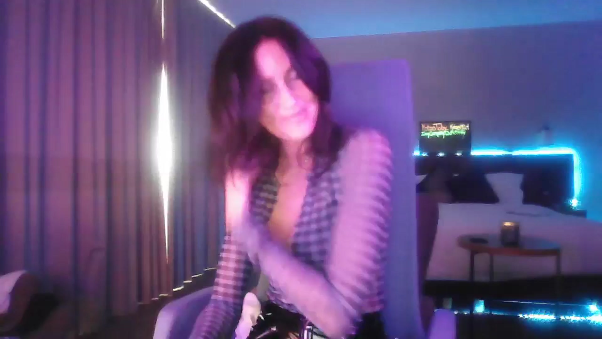 Gallery image thumbnail from DakotaCox's myfreecams stream on, 04/26/2025, 06:20 image 19 of 20