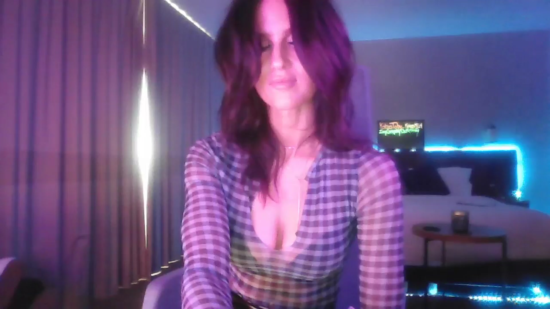 Gallery image thumbnail from DakotaCox's myfreecams stream on, 04/26/2025, 07:04 image 6 of 20