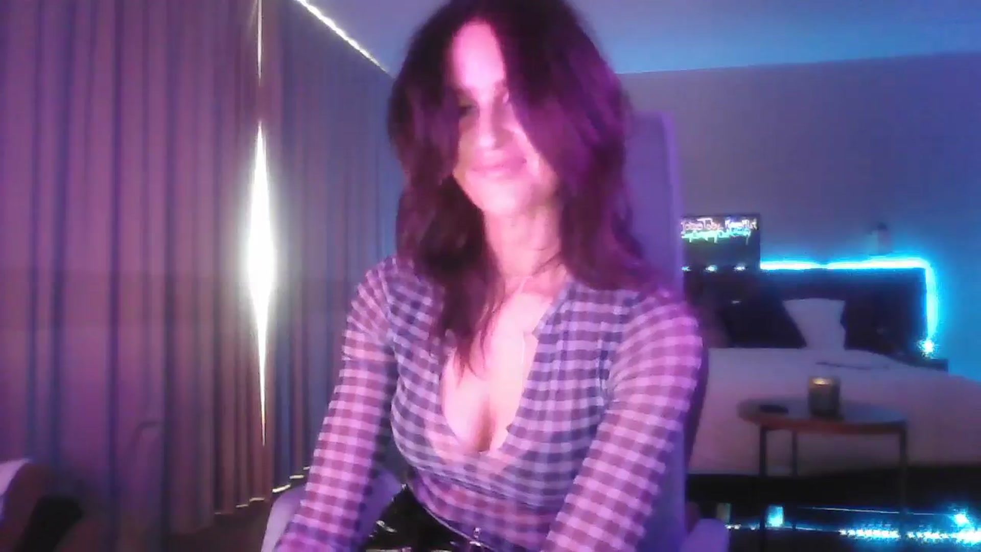 Gallery image thumbnail from DakotaCox's myfreecams stream on, 04/26/2025, 07:04 image 5 of 20