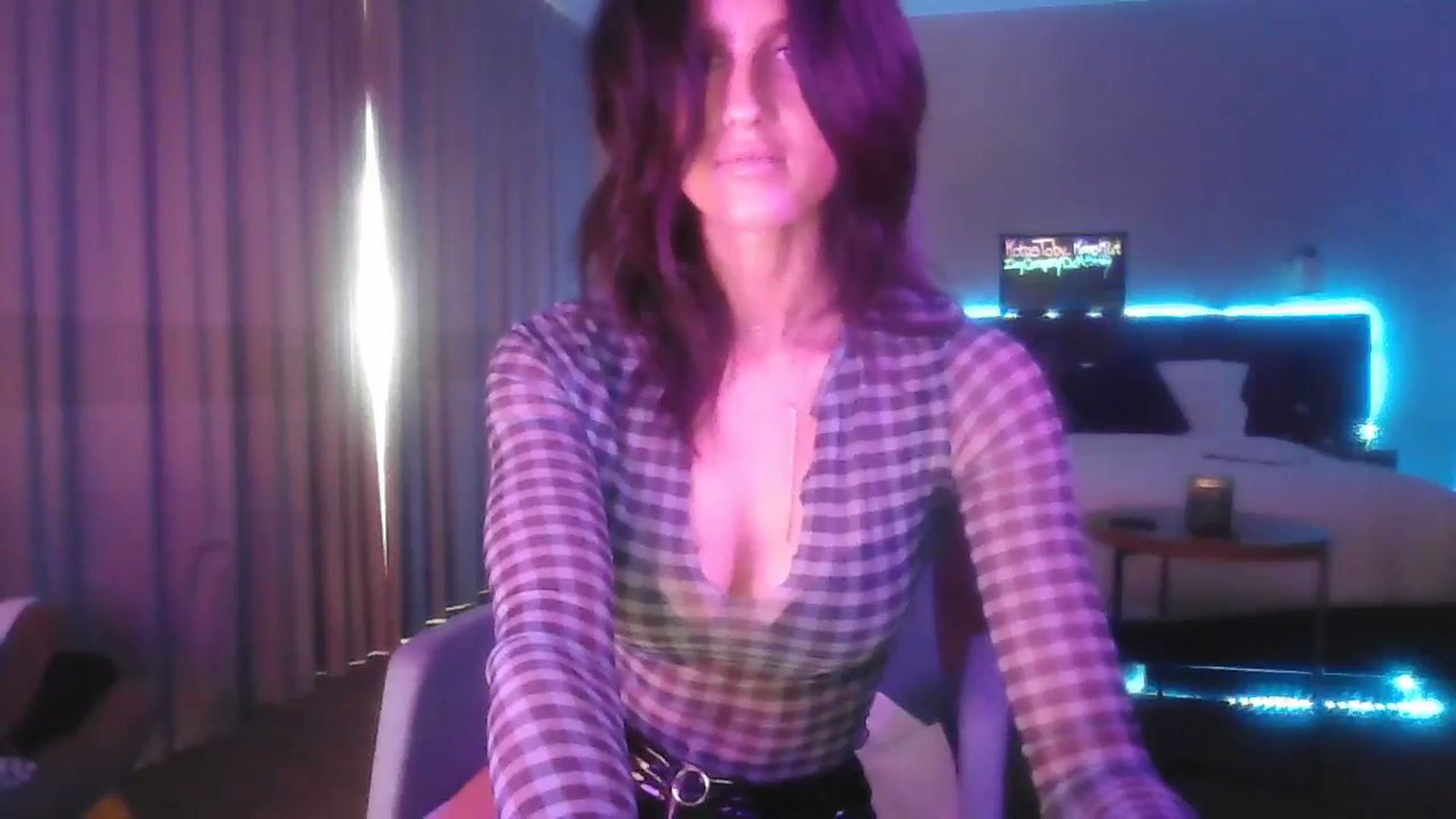 Gallery image thumbnail from DakotaCox's myfreecams stream on, 04/26/2025, 07:39 image 8 of 20