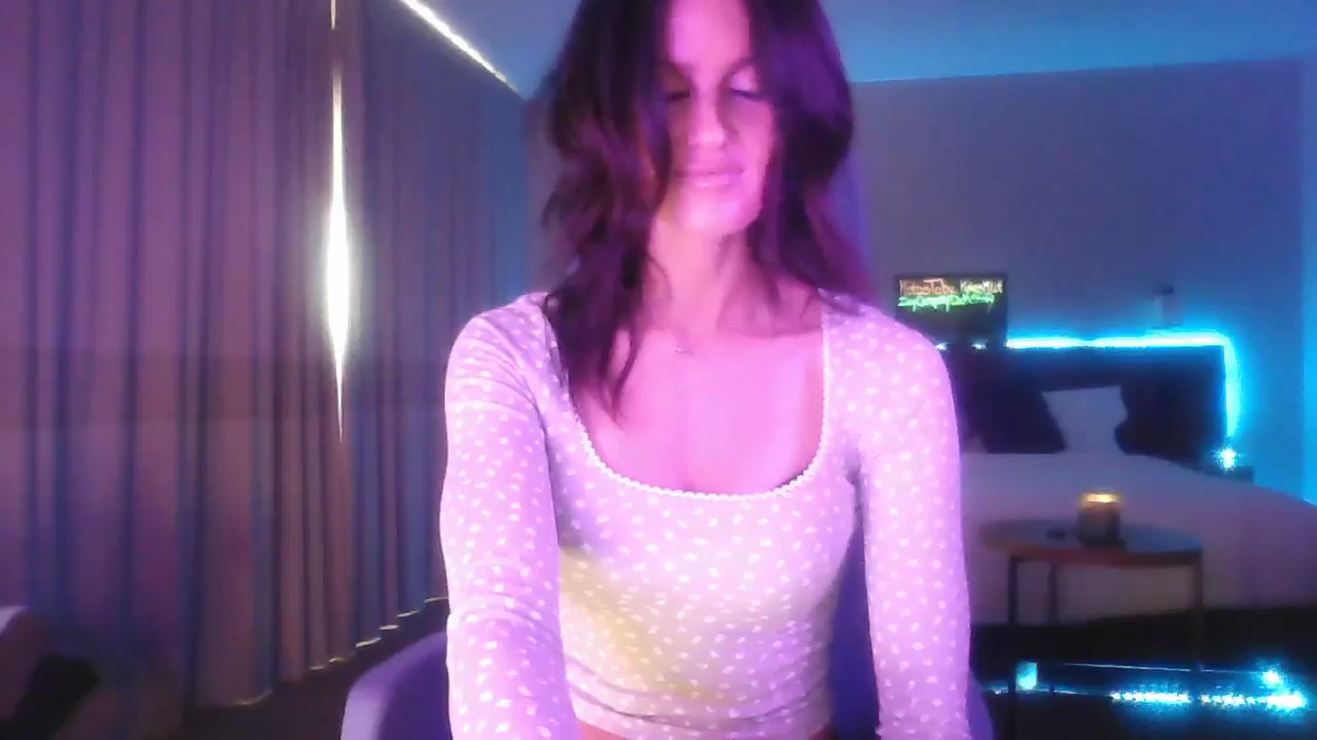 Gallery image thumbnail from DakotaCox's myfreecams stream on, 04/27/2025, 05:40 image 9 of 20