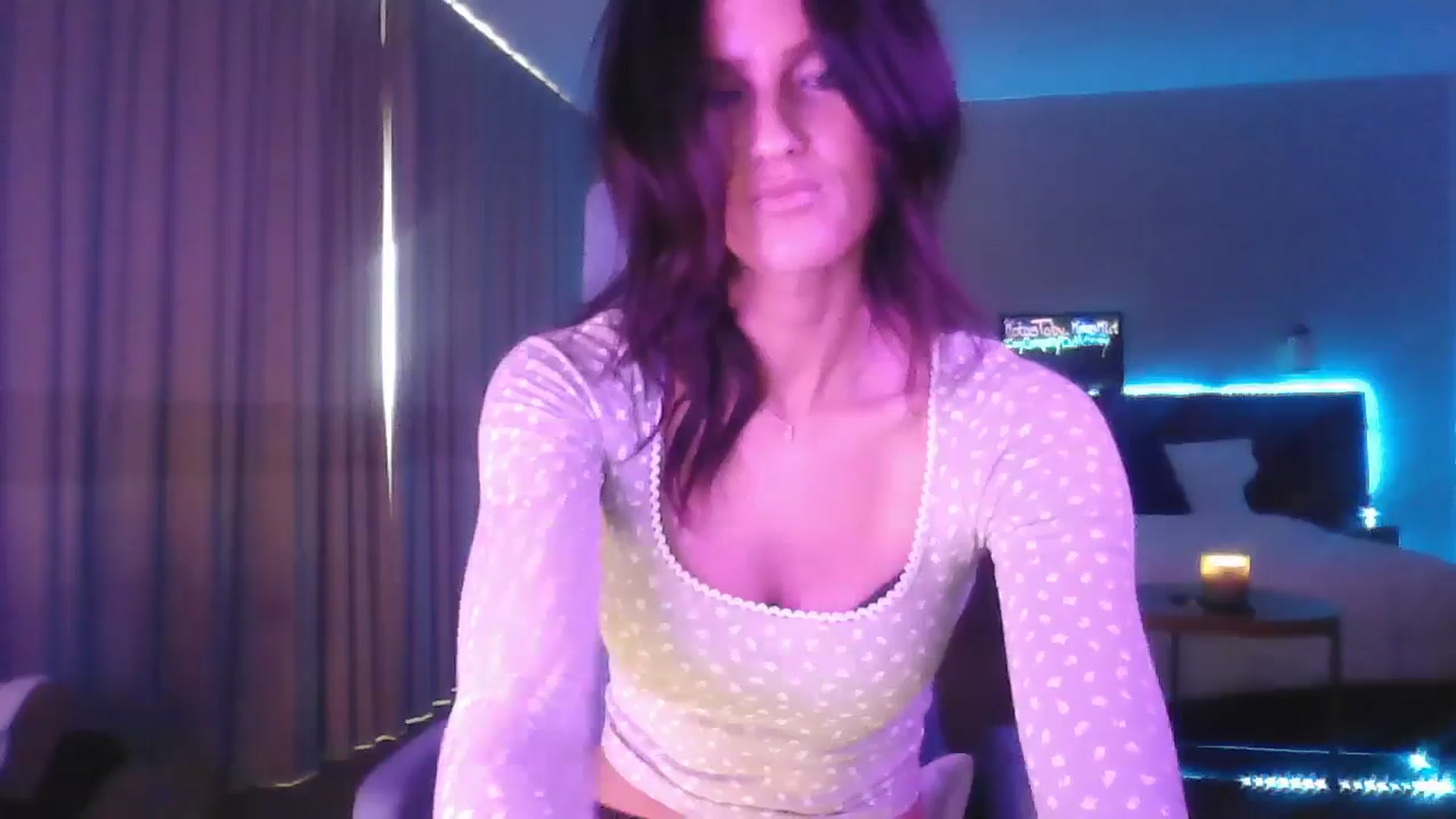 Gallery image thumbnail from DakotaCox's myfreecams stream on, 04/27/2025, 06:53 image 17 of 20