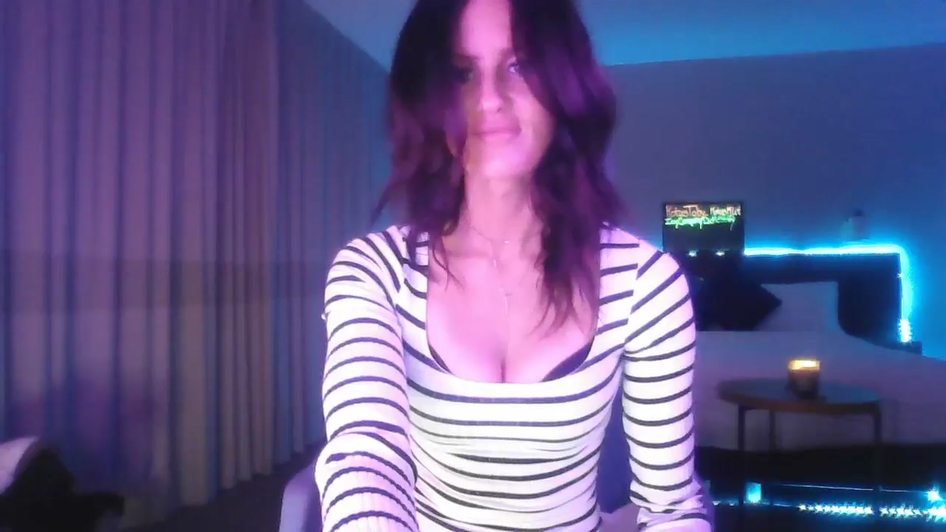 Gallery image thumbnail from DakotaCox's myfreecams stream on, 04/28/2025, 02:32 image 4 of 20