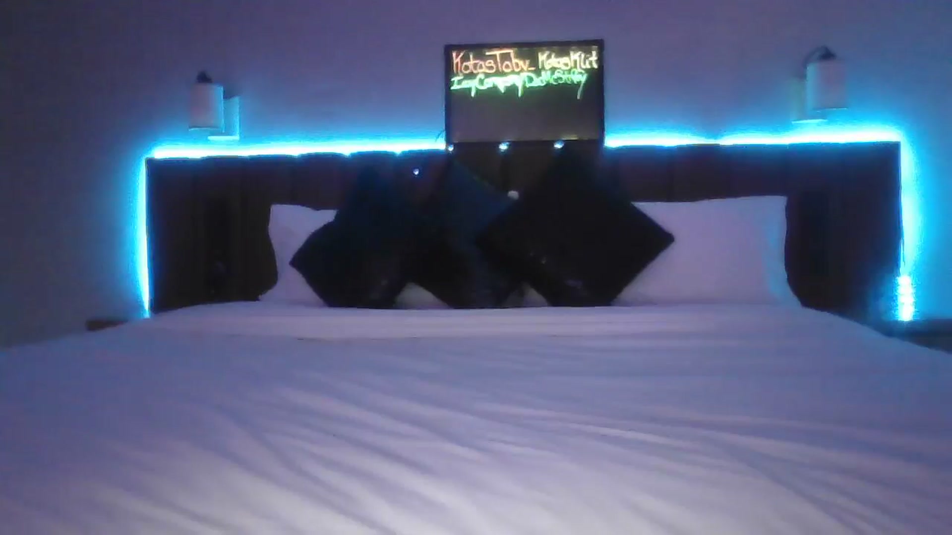 Gallery image thumbnail from DakotaCox's myfreecams stream on, 04/28/2025, 02:32 image 8 of 20