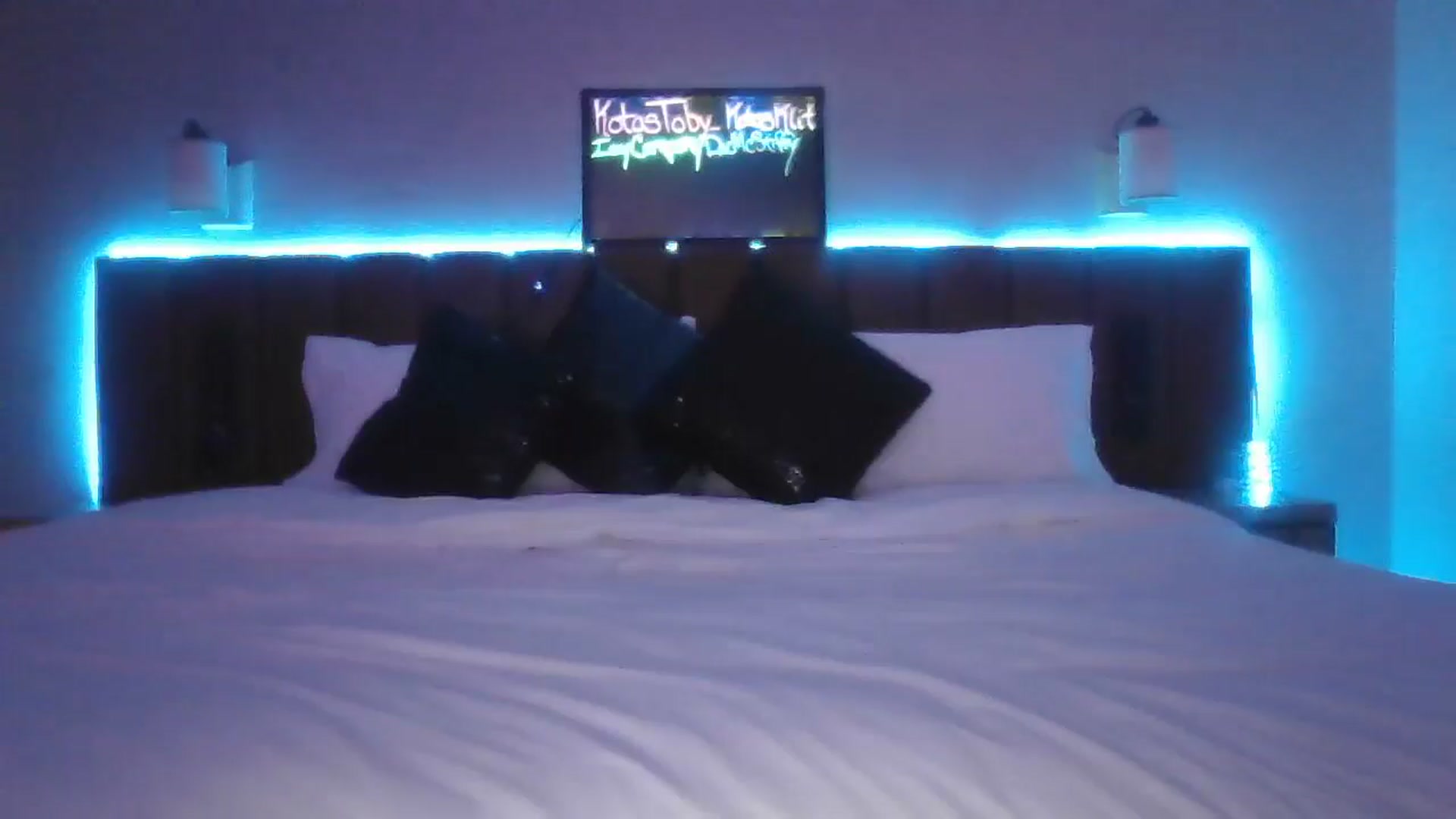 Gallery image thumbnail from DakotaCox's myfreecams stream on, 04/28/2025, 02:32 image 20 of 20