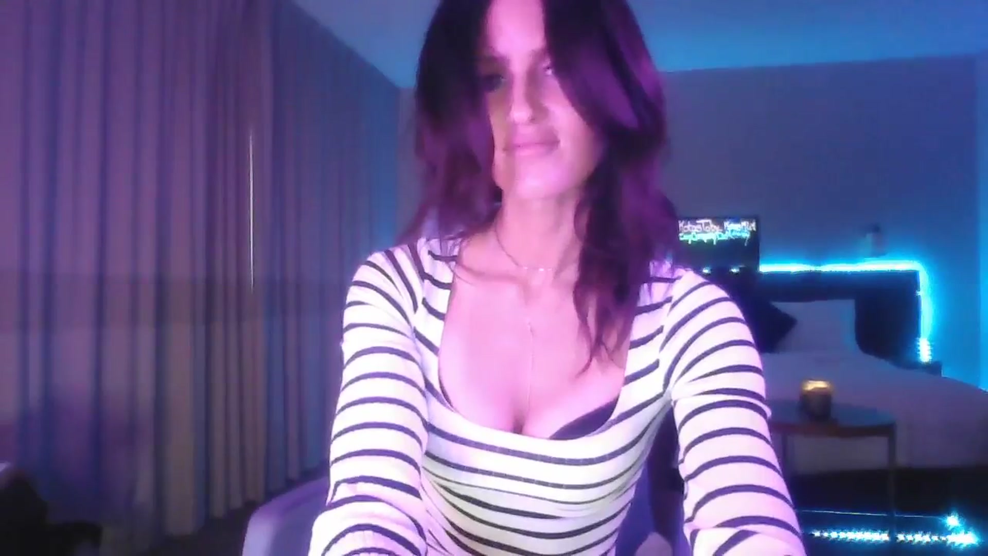 Gallery image thumbnail from DakotaCox's myfreecams stream on, 04/28/2025, 04:03 image 8 of 20