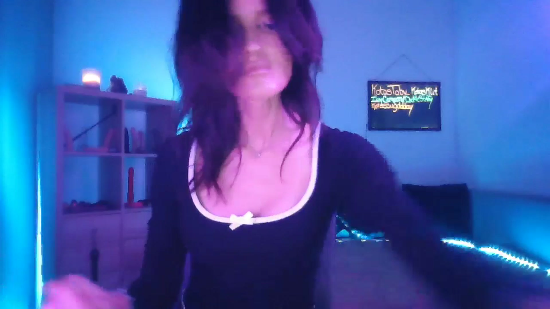 Gallery image thumbnail from DakotaCox's myfreecams stream on, 05/02/2025, 02:55 image 17 of 20
