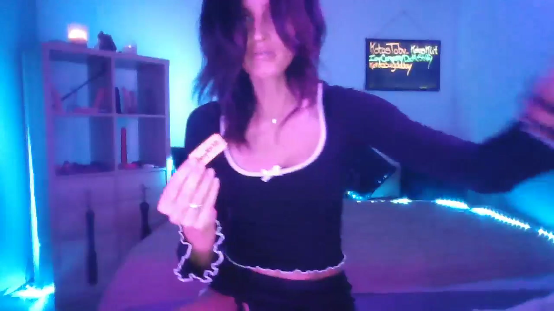 Gallery image thumbnail from DakotaCox's myfreecams stream on, 05/02/2025, 02:55 image 18 of 20