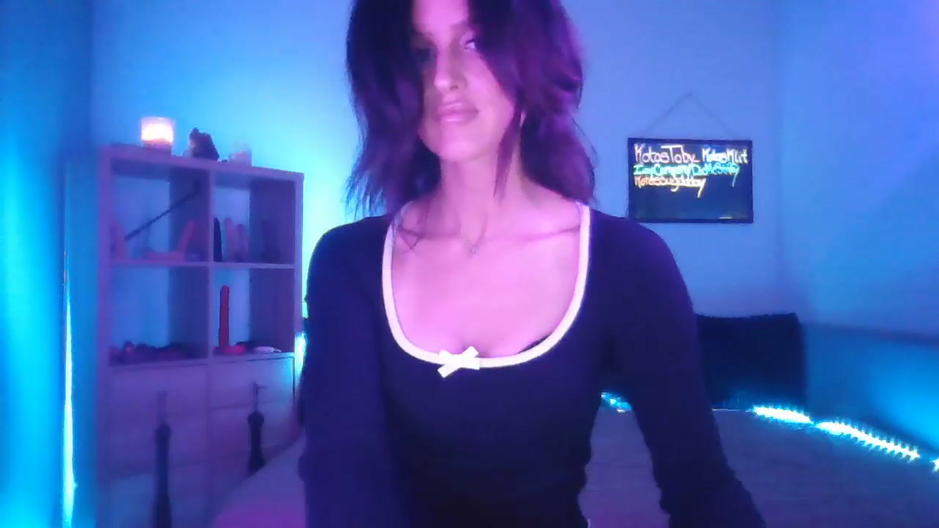 Gallery image thumbnail from DakotaCox's myfreecams stream on, 05/02/2025, 02:55 image 8 of 20