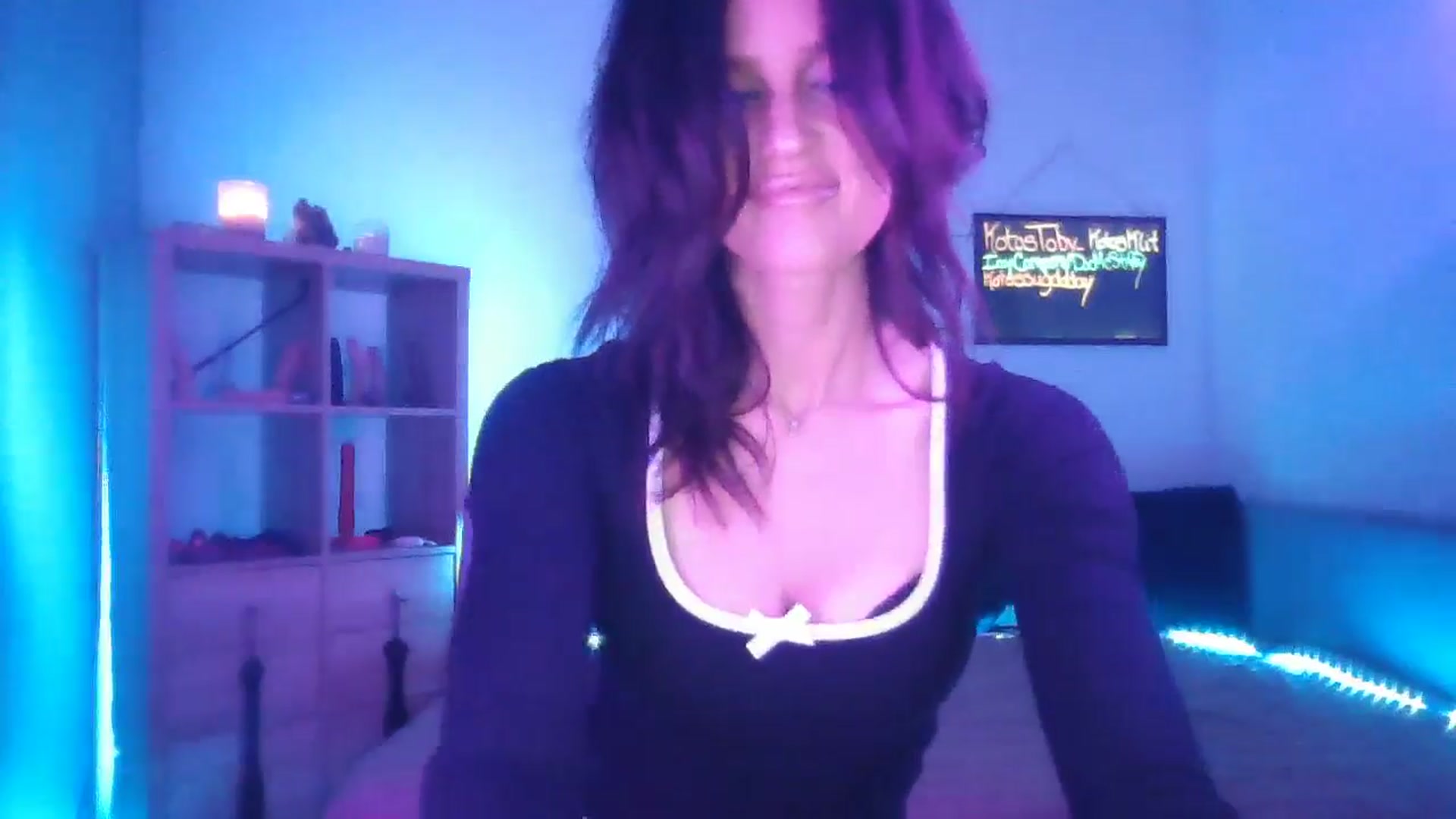 Gallery image thumbnail from DakotaCox's myfreecams stream on, 05/02/2025, 02:55 image 2 of 20