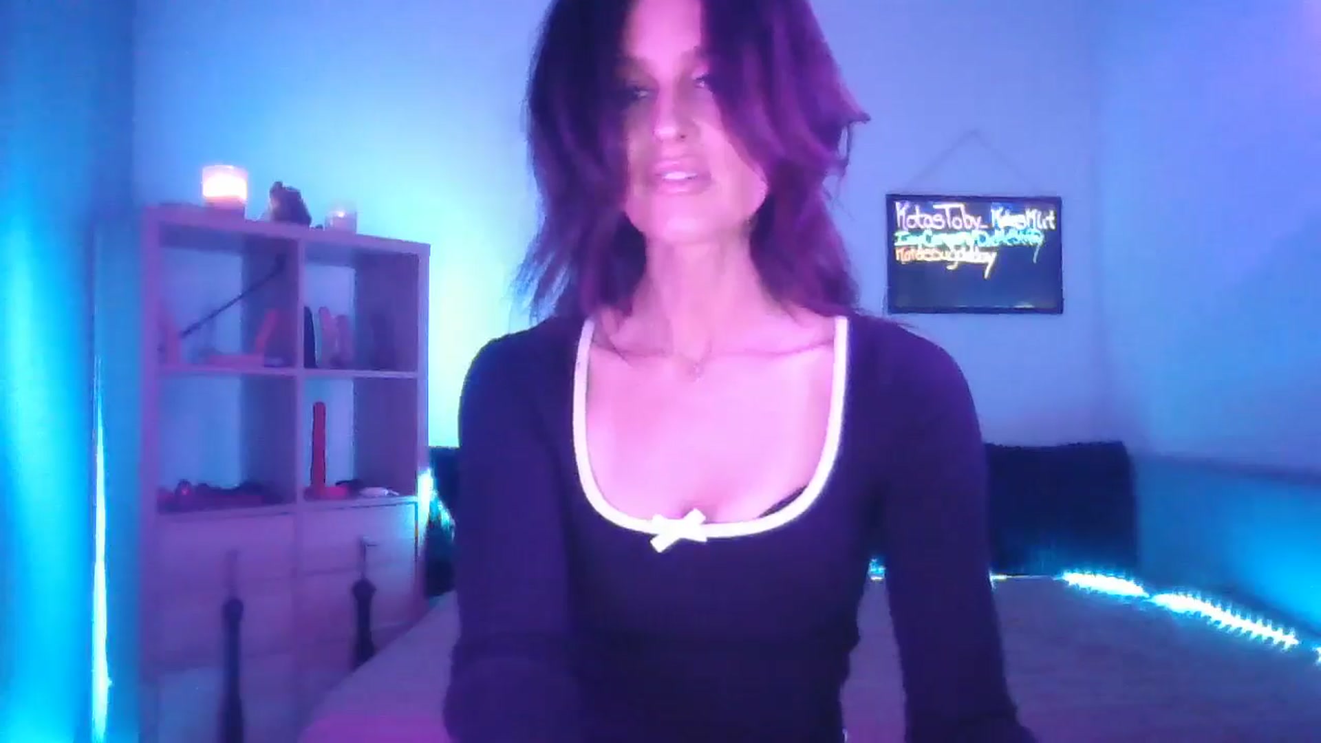 Gallery image thumbnail from DakotaCox's myfreecams stream on, 05/02/2025, 02:55 image 5 of 20