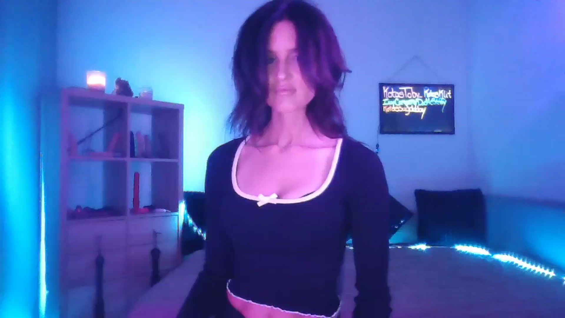 Gallery image thumbnail from DakotaCox's myfreecams stream on, 05/02/2025, 02:55 image 6 of 20