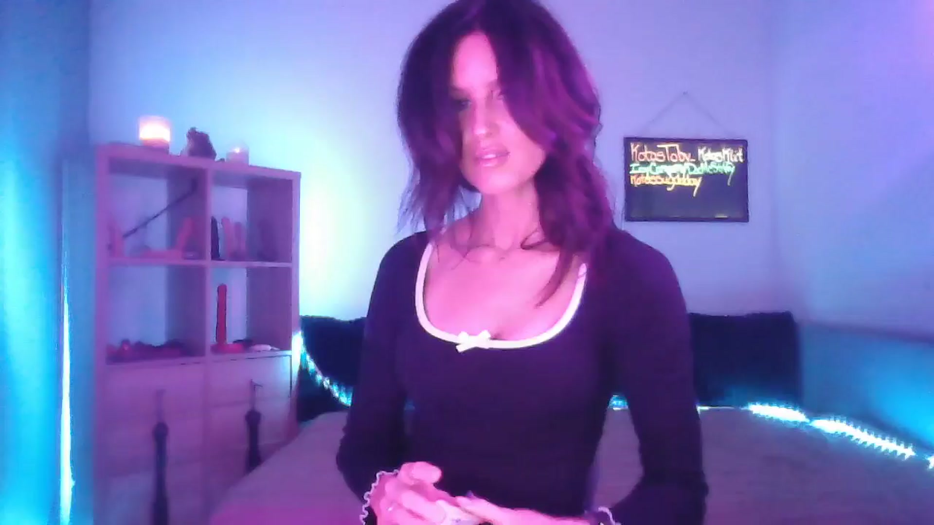 Gallery image thumbnail from DakotaCox's myfreecams stream on, 05/02/2025, 02:55 image 14 of 20
