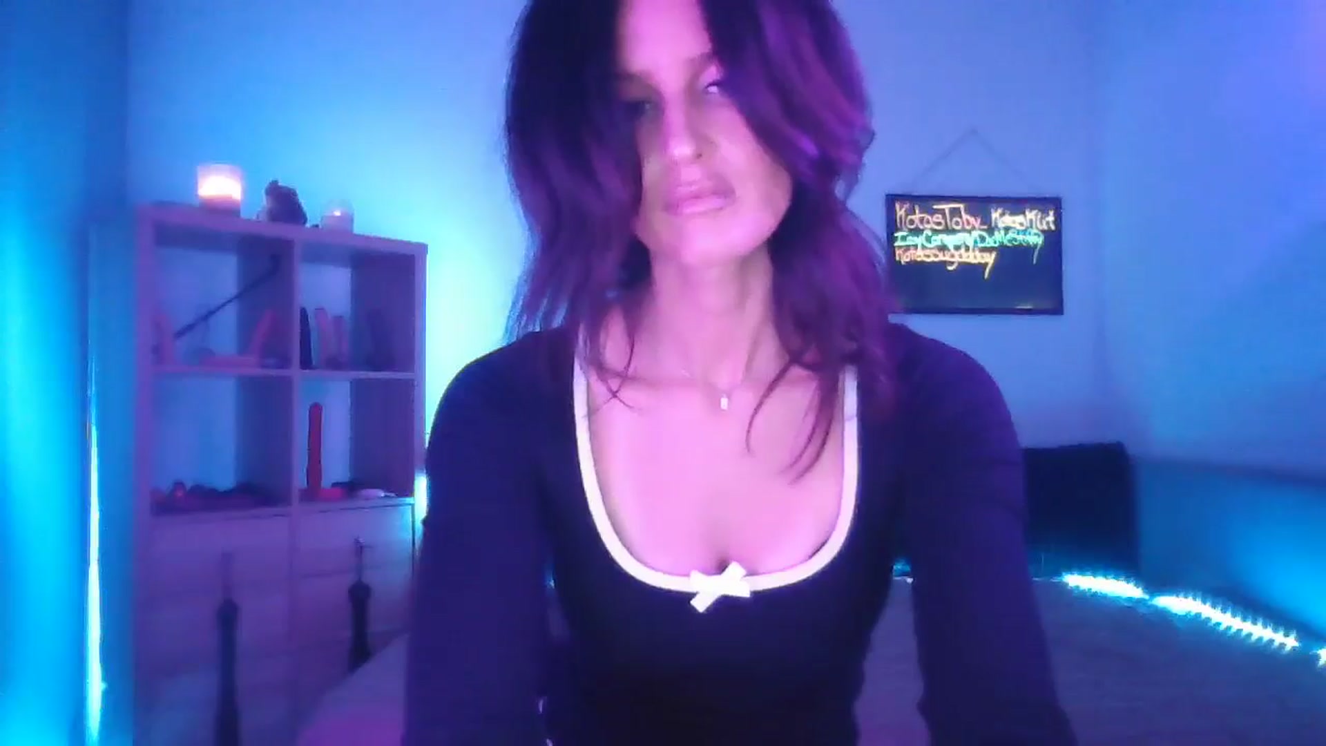 Gallery image thumbnail from DakotaCox's myfreecams stream on, 05/02/2025, 02:55 image 15 of 20