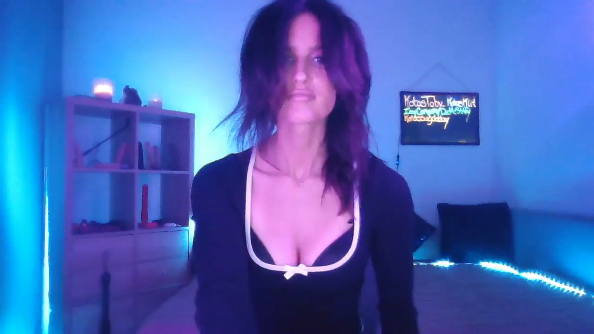 Gallery image thumbnail from DakotaCox's myfreecams stream on, 05/02/2025, 03:36 image 7 of 20