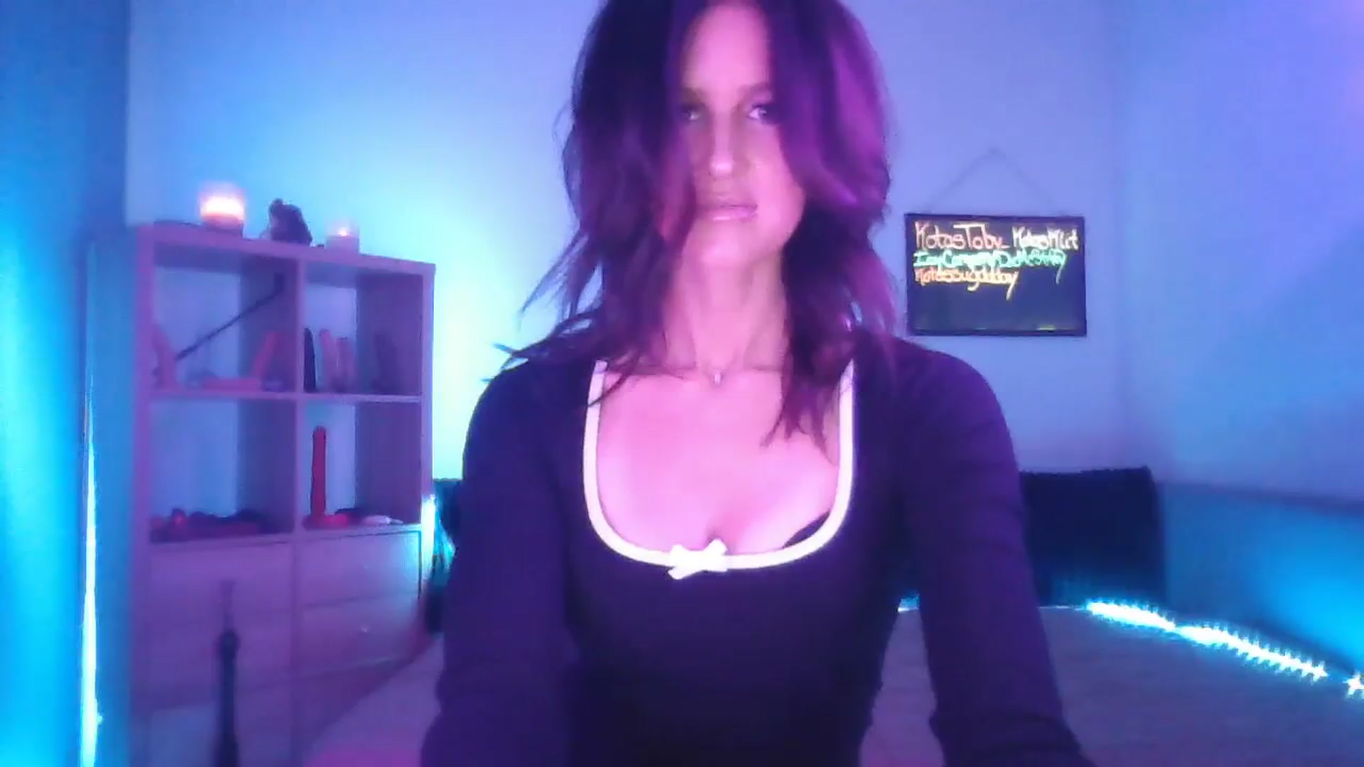 Gallery image thumbnail from DakotaCox's myfreecams stream on, 05/02/2025, 03:36 image 19 of 20