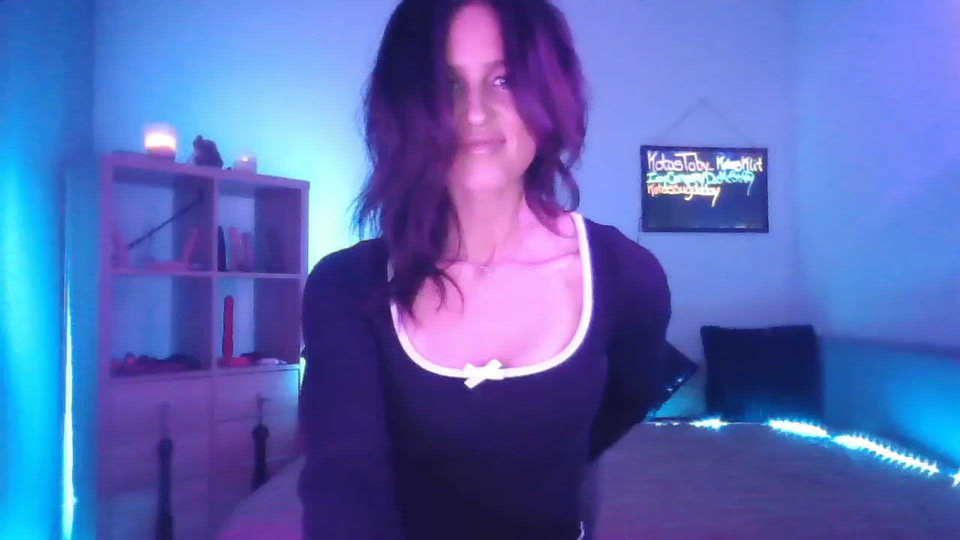 Gallery image thumbnail from DakotaCox's myfreecams stream on, 05/02/2025, 03:36 image 1 of 20