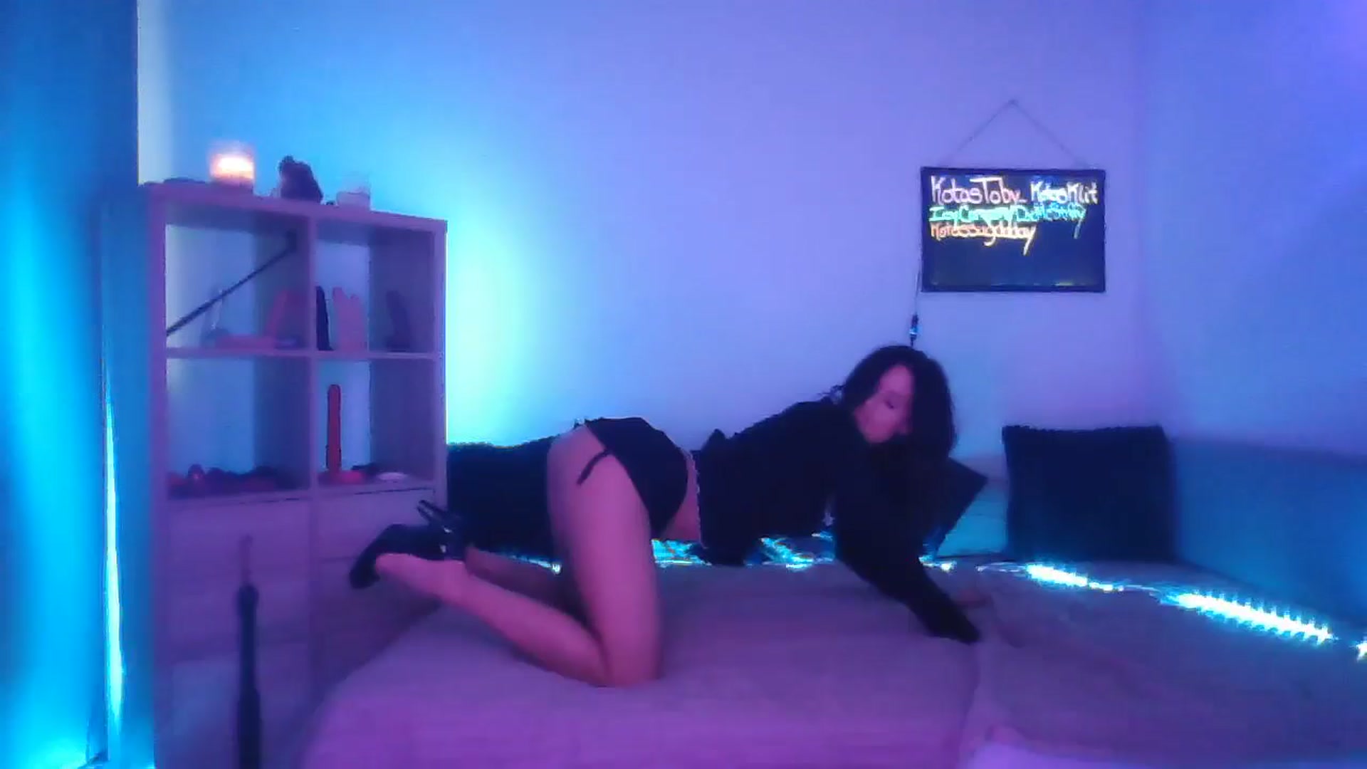 Gallery image thumbnail from DakotaCox's myfreecams stream on, 05/02/2025, 05:30 image 14 of 20