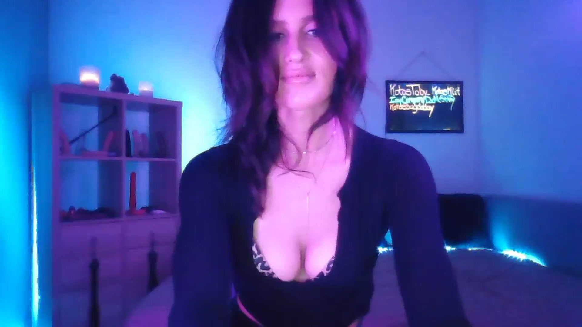 Gallery image thumbnail from DakotaCox's myfreecams stream on, 05/03/2025, 03:51 image 10 of 20