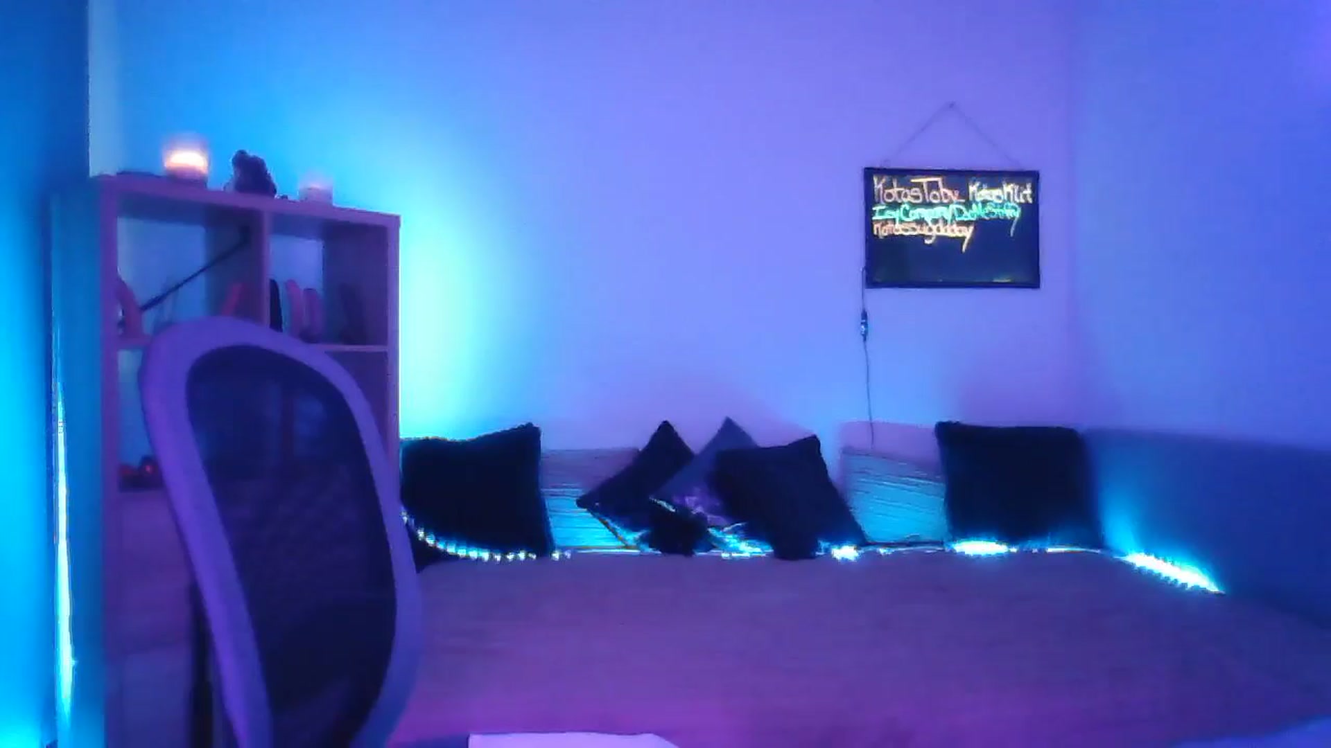 Gallery image thumbnail from DakotaCox's myfreecams stream on, 05/03/2025, 04:47 image 14 of 20