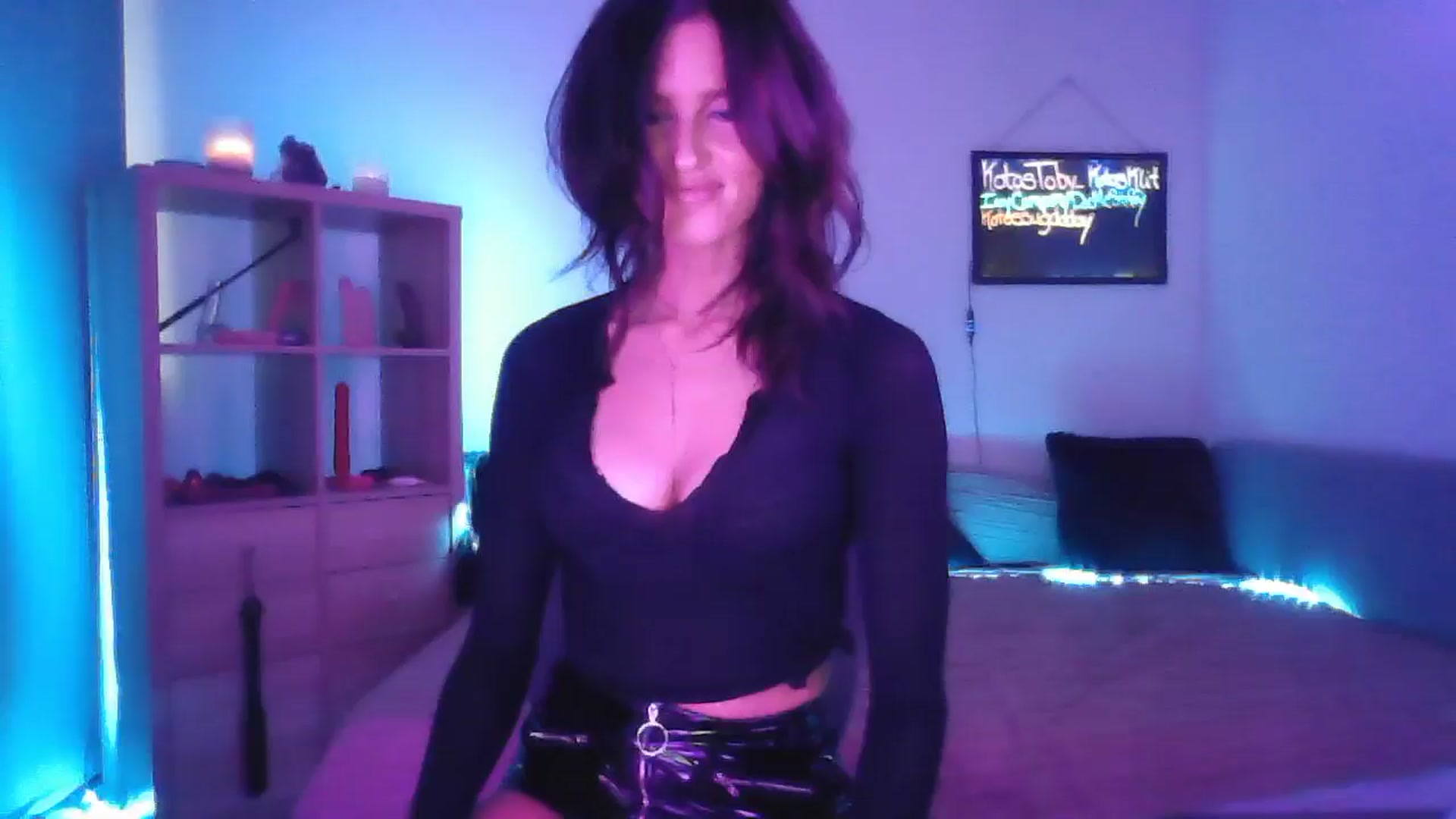 Gallery image thumbnail from DakotaCox's myfreecams stream on, 05/03/2025, 05:44 image 1 of 20