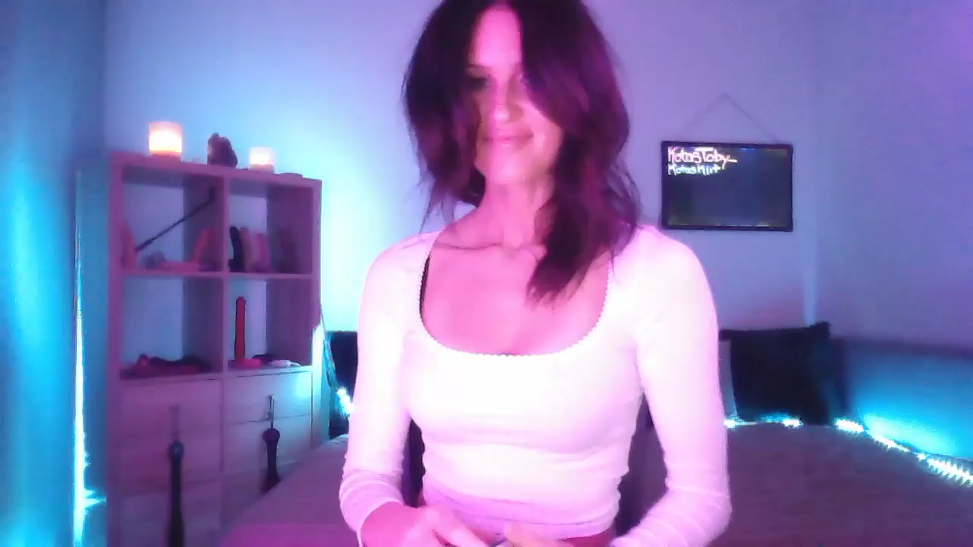 Gallery image thumbnail from DakotaCox's myfreecams stream on, 05/05/2025, 02:37 image 1 of 20