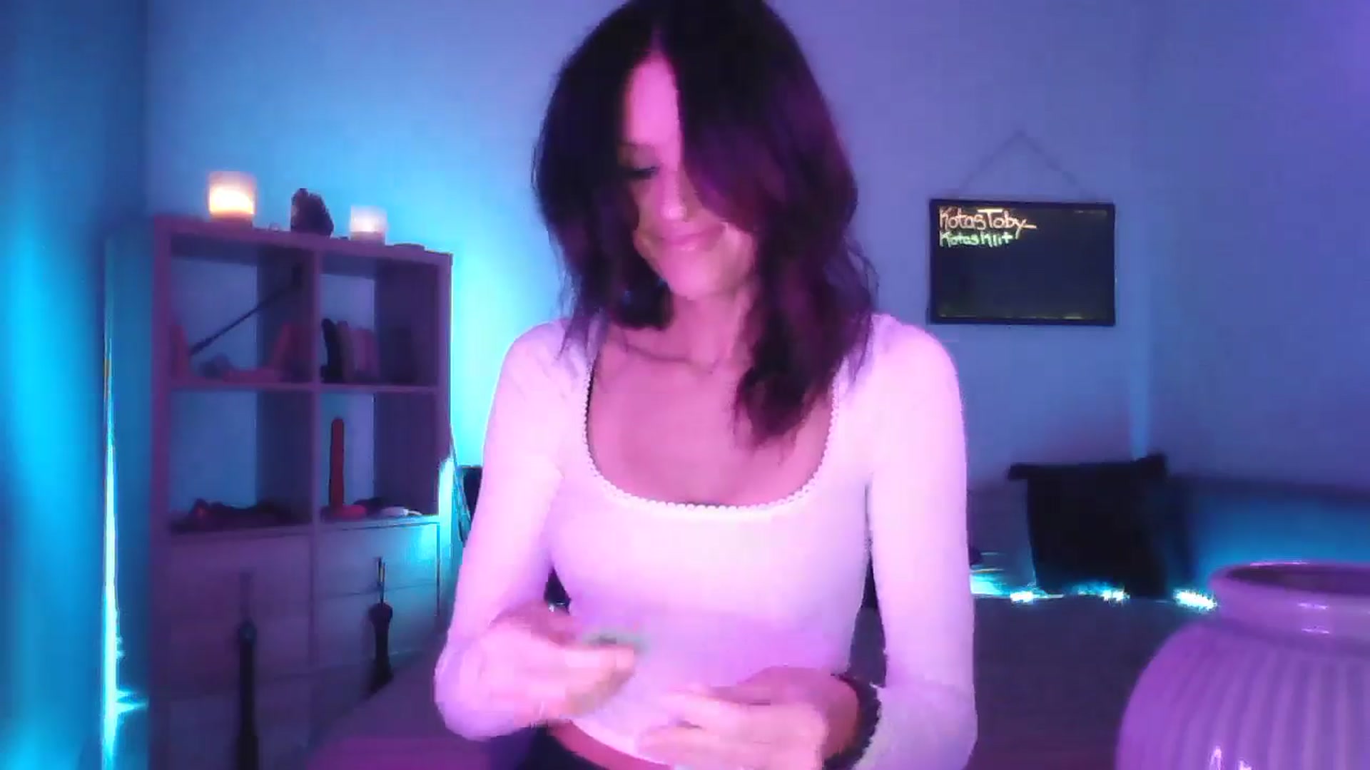 Gallery image thumbnail from DakotaCox's myfreecams stream on, 05/05/2025, 02:37 image 4 of 20