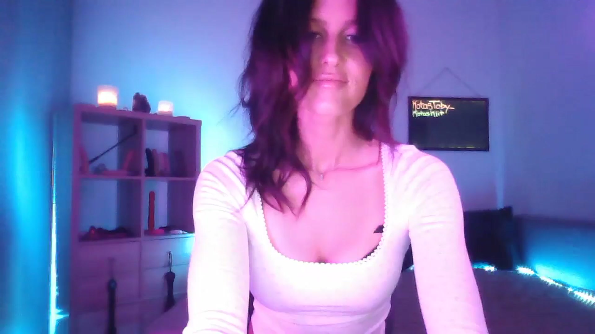 Gallery image thumbnail from DakotaCox's myfreecams stream on, 05/05/2025, 02:37 image 8 of 20