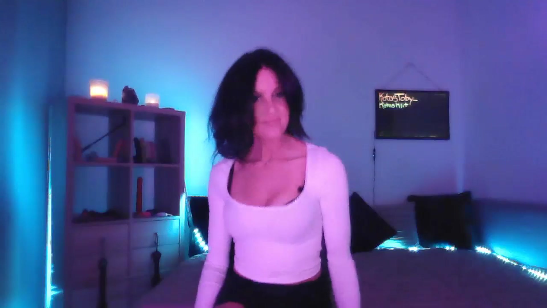 Gallery image thumbnail from DakotaCox's myfreecams stream on, 05/05/2025, 02:37 image 7 of 20