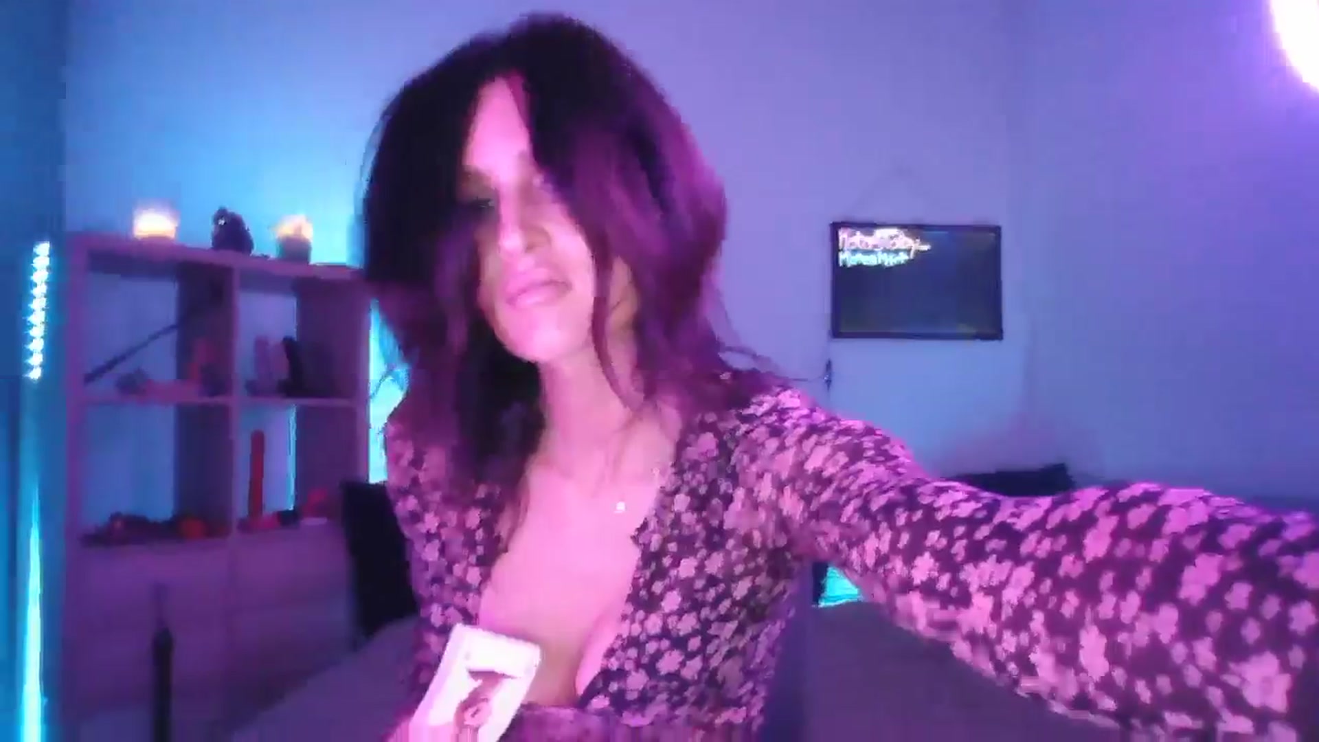 Gallery image thumbnail from DakotaCox's myfreecams stream on, 05/09/2025, 04:30 image 5 of 20