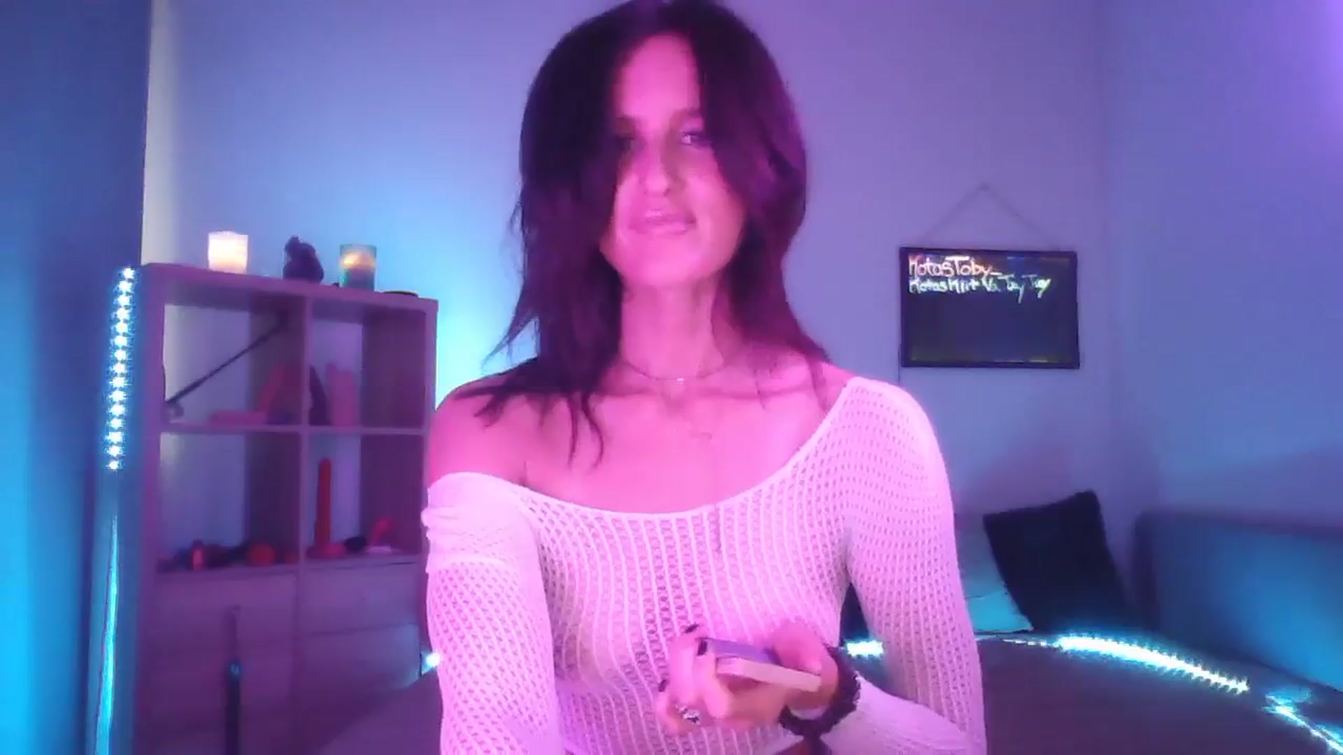 Gallery image thumbnail from DakotaCox's myfreecams stream on, 05/19/2025, 05:21 image 5 of 20